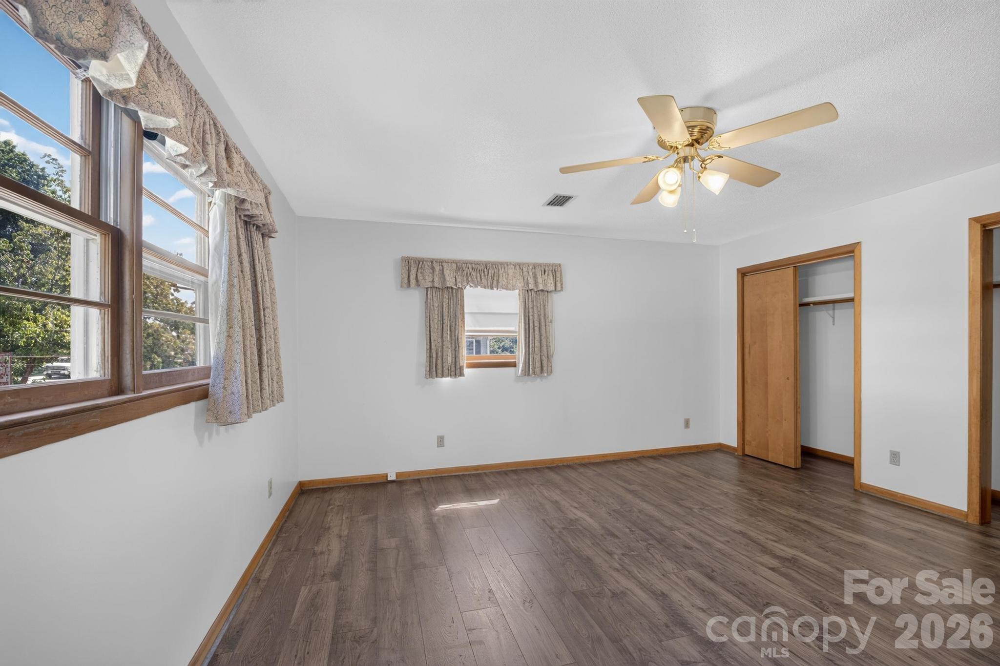 2661 Tiffany Street Property Photo 34