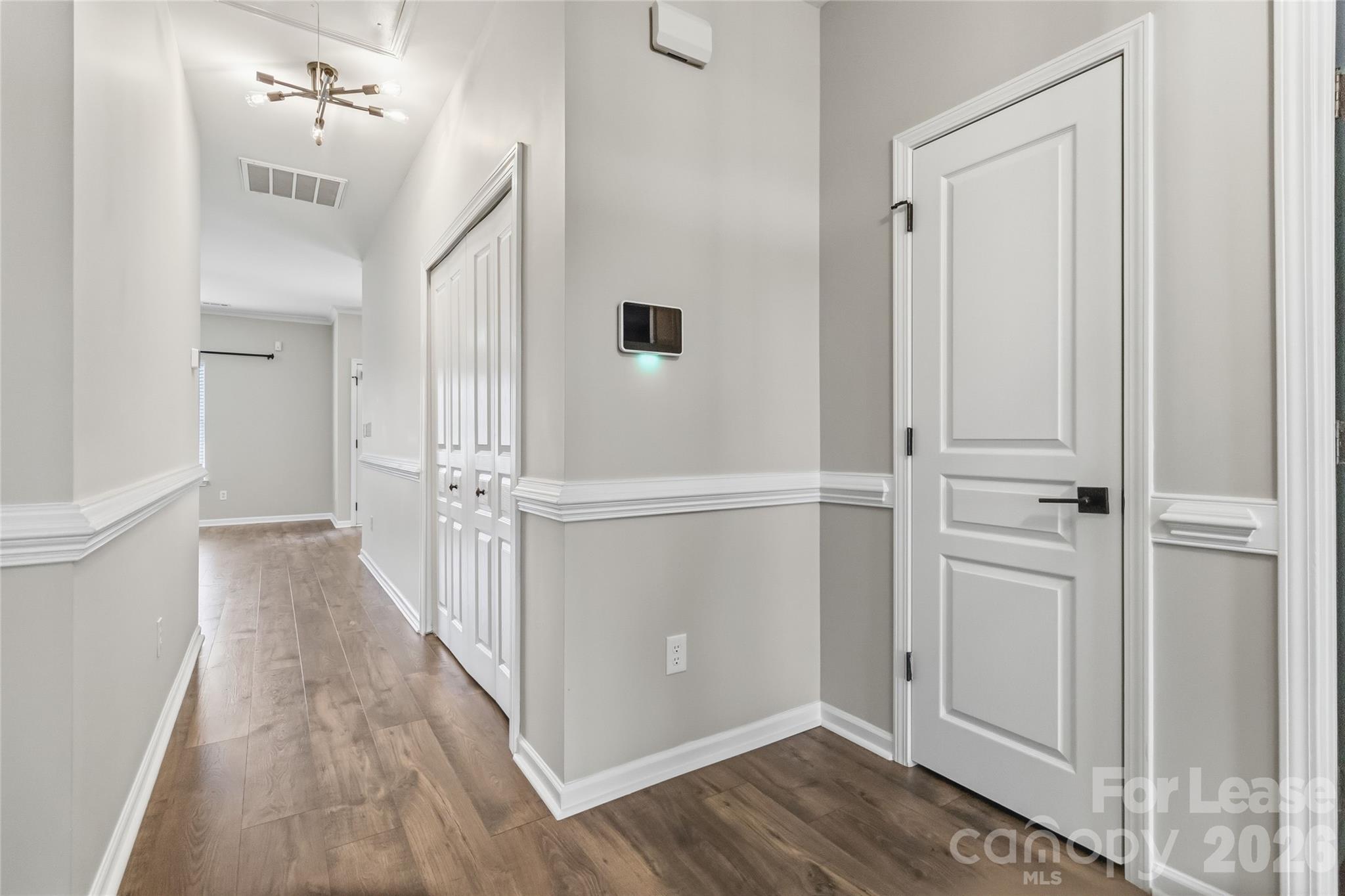8710 Arrowhead Place Lane Property Photo 6