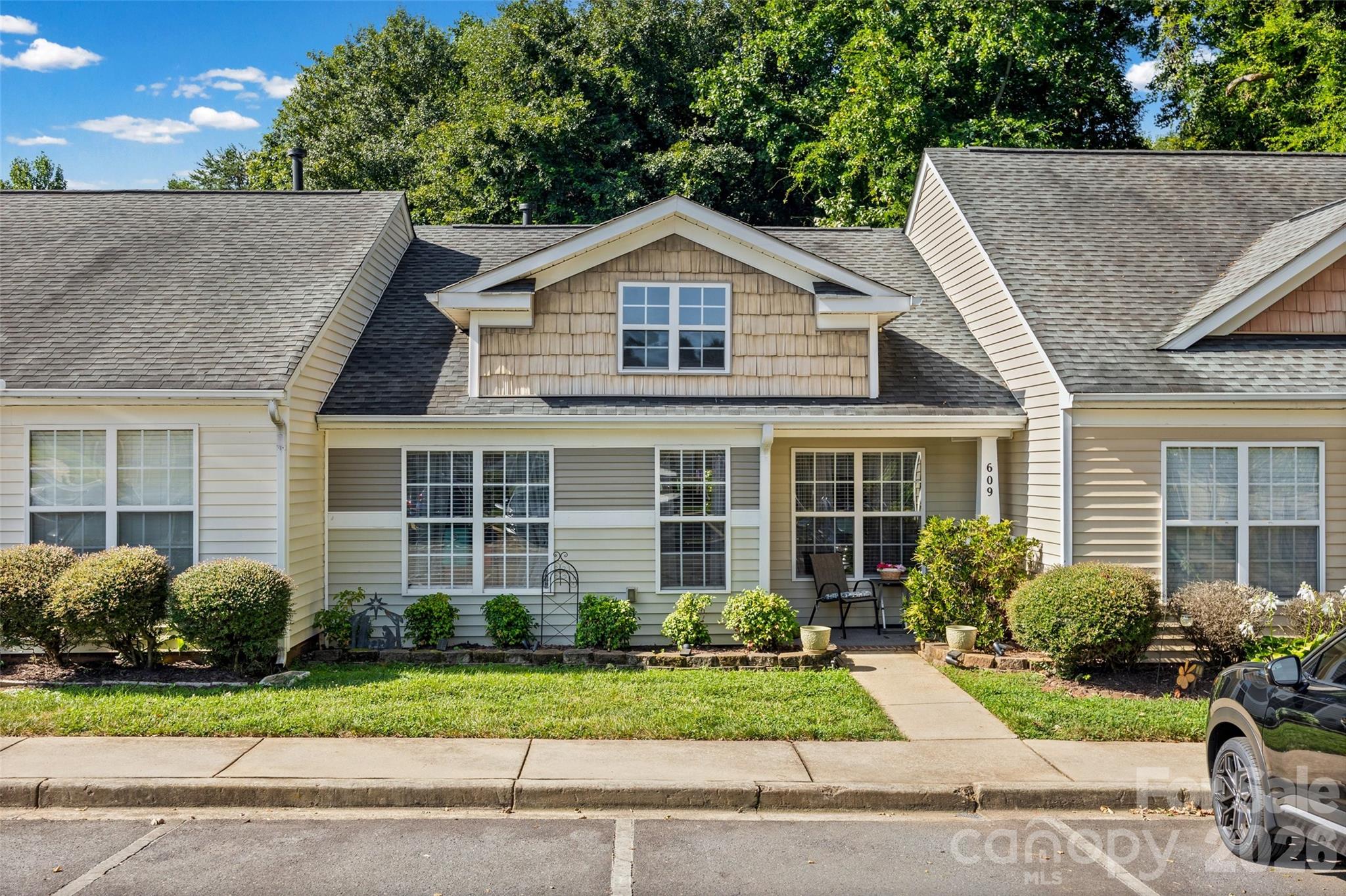 609 Gable Drive Property Photo 1