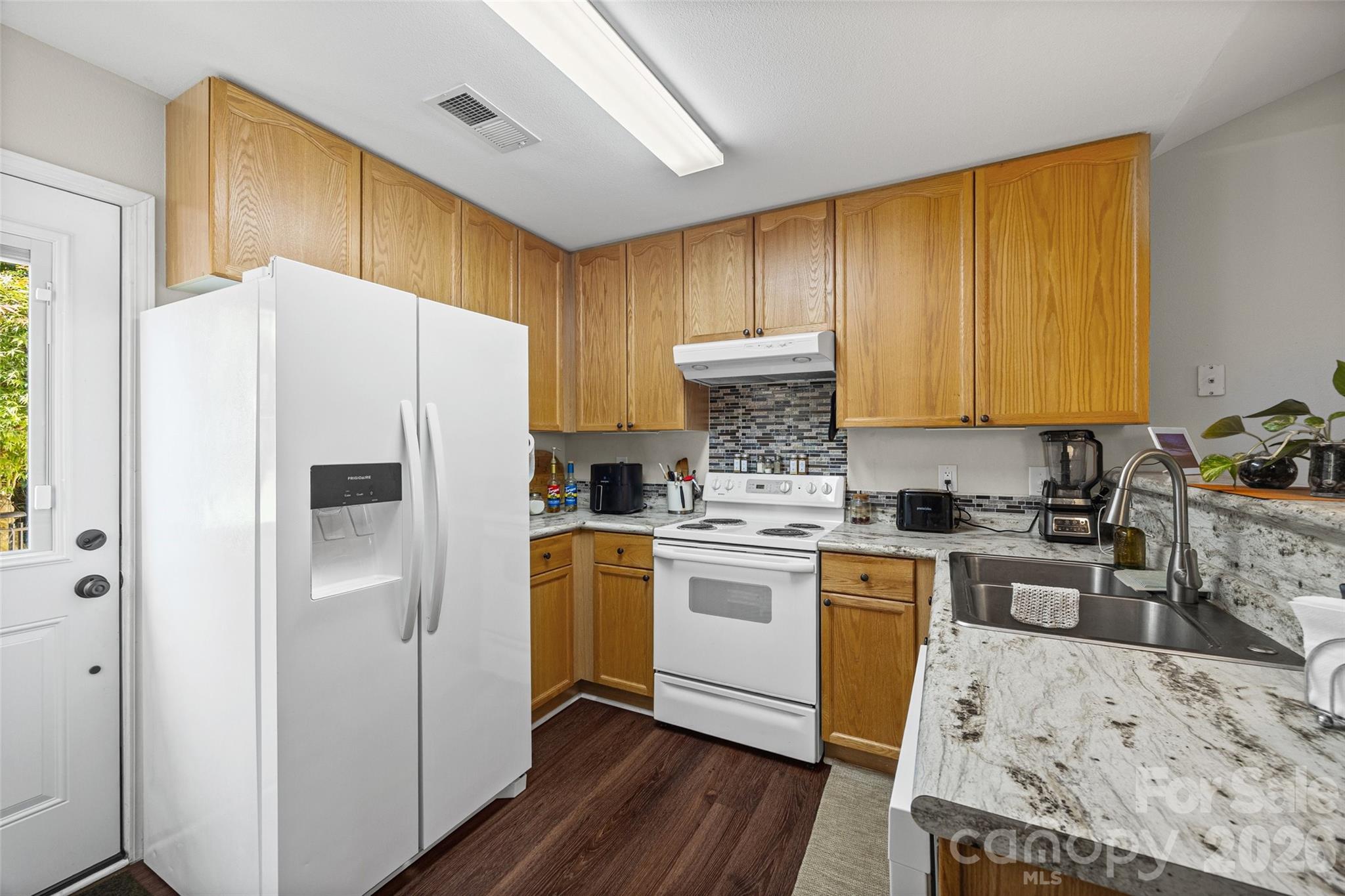 609 Gable Drive Property Photo 11