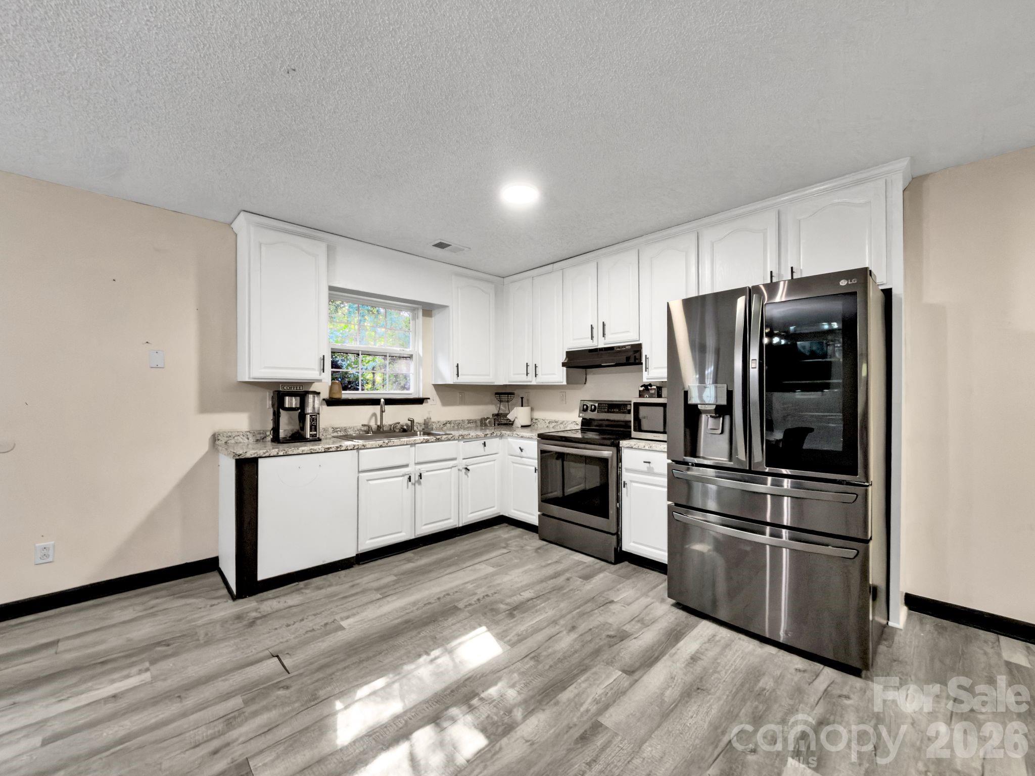 1636 Cedar Terrace Drive Property Photo 6