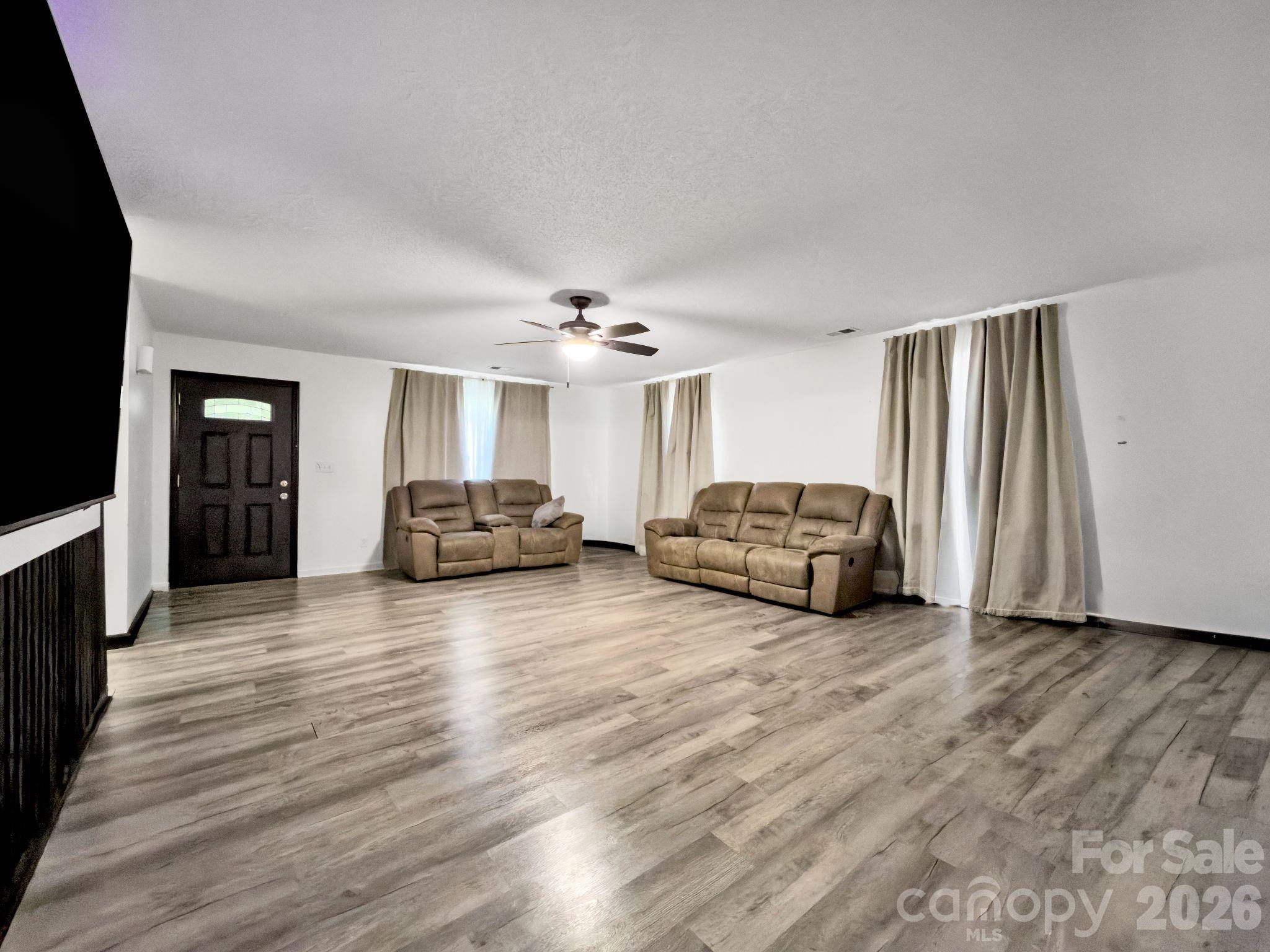 1636 Cedar Terrace Drive Property Photo 8
