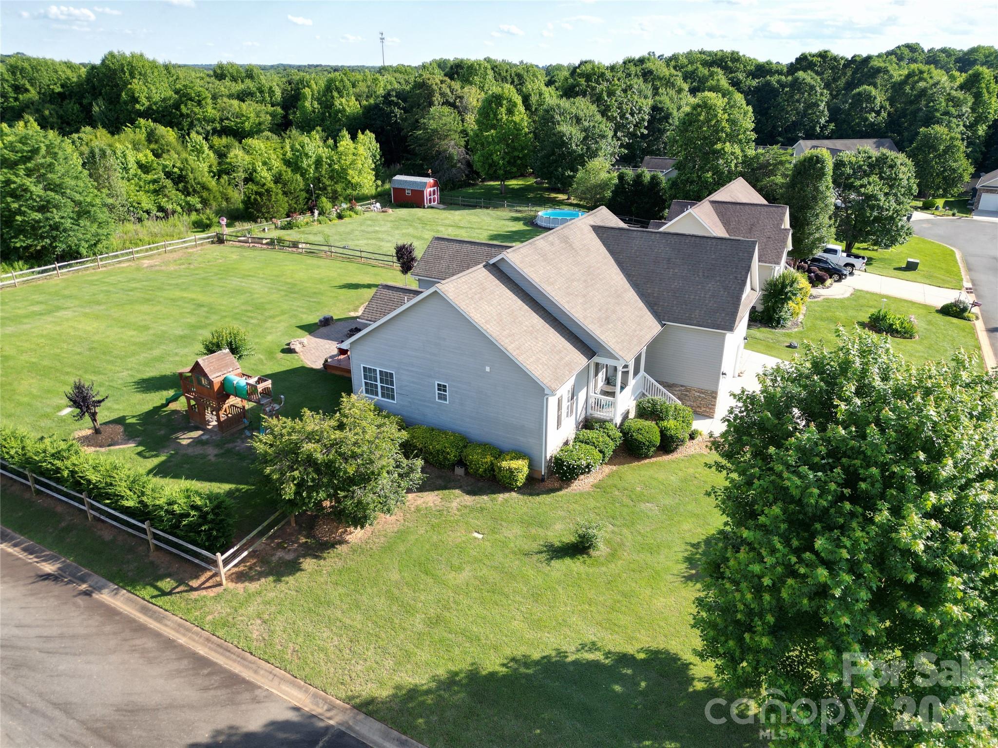141 Logan Ridge Drive Property Photo 3