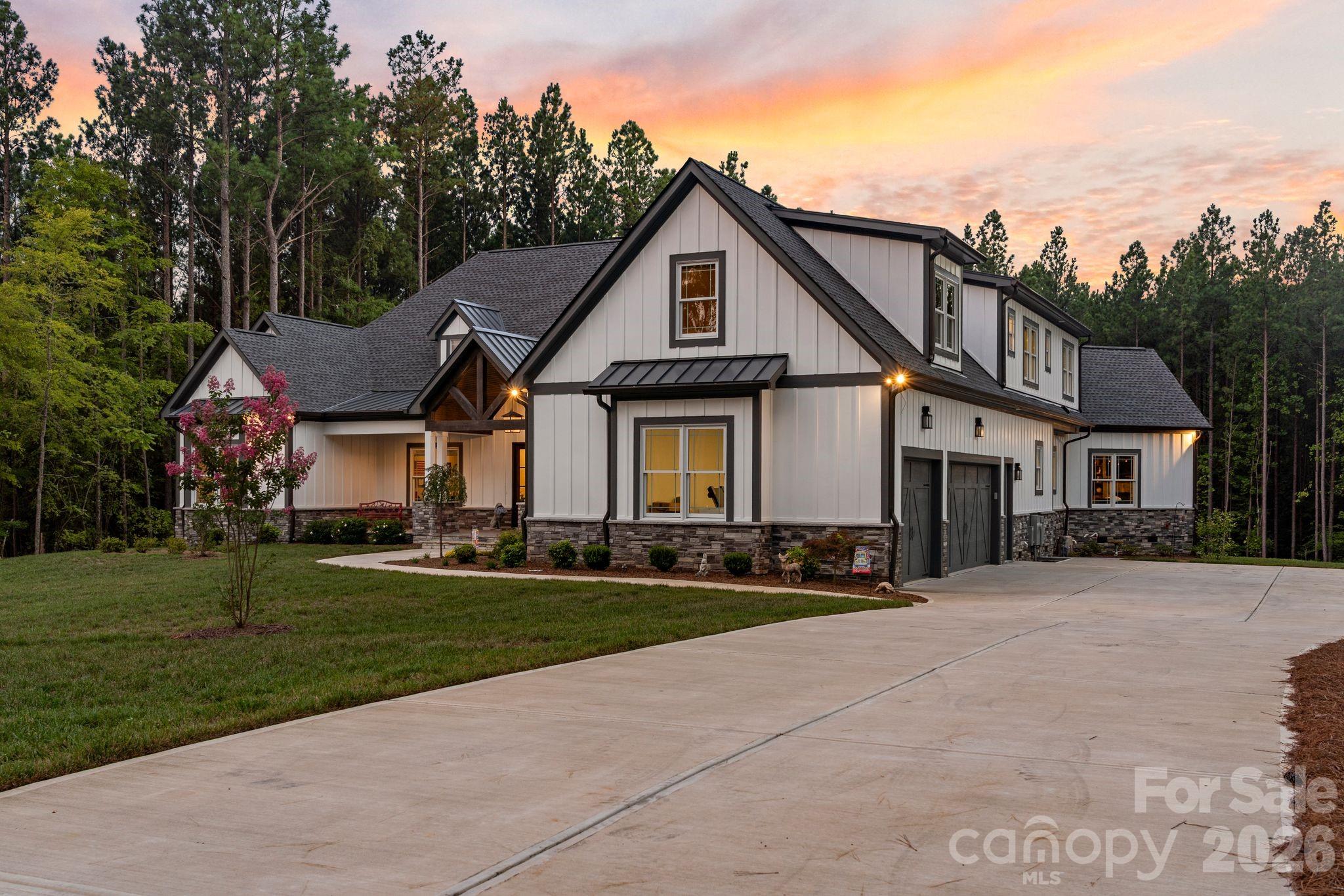154 Emerald Creek Drive Property Photo 2
