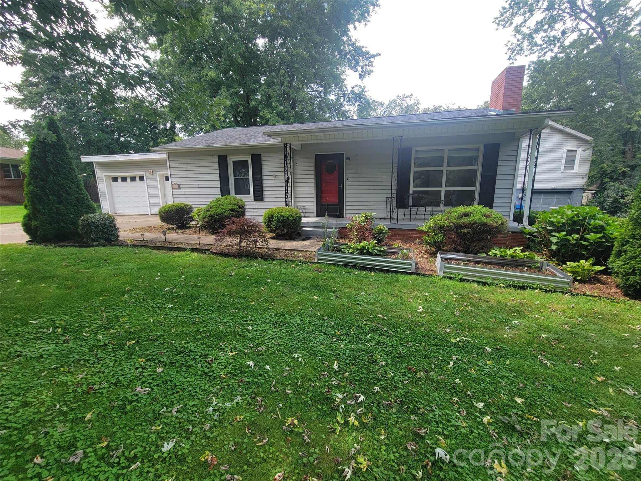 678 Brown Avenue Property Photo 1