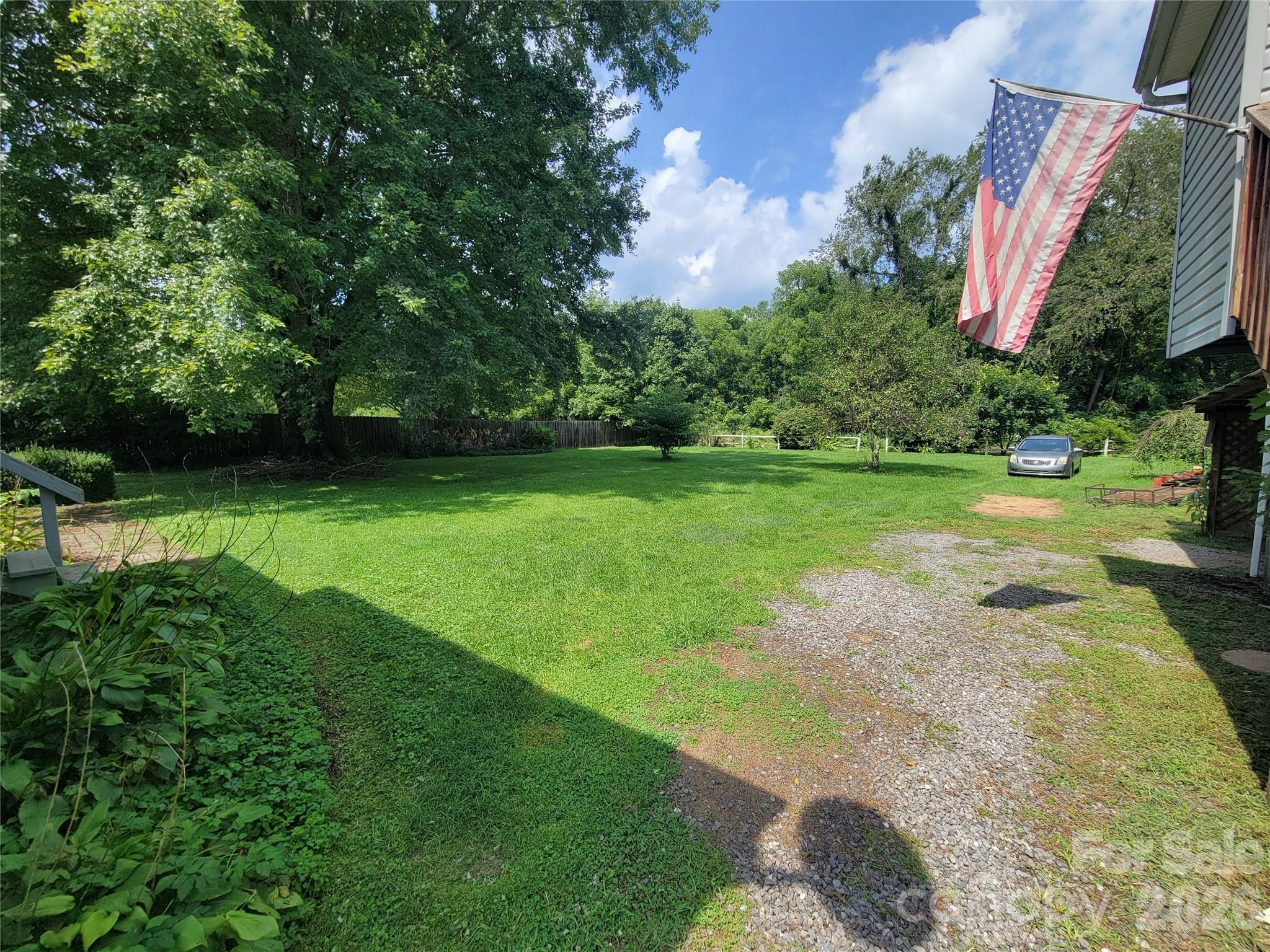 678 Brown Avenue Property Photo 4