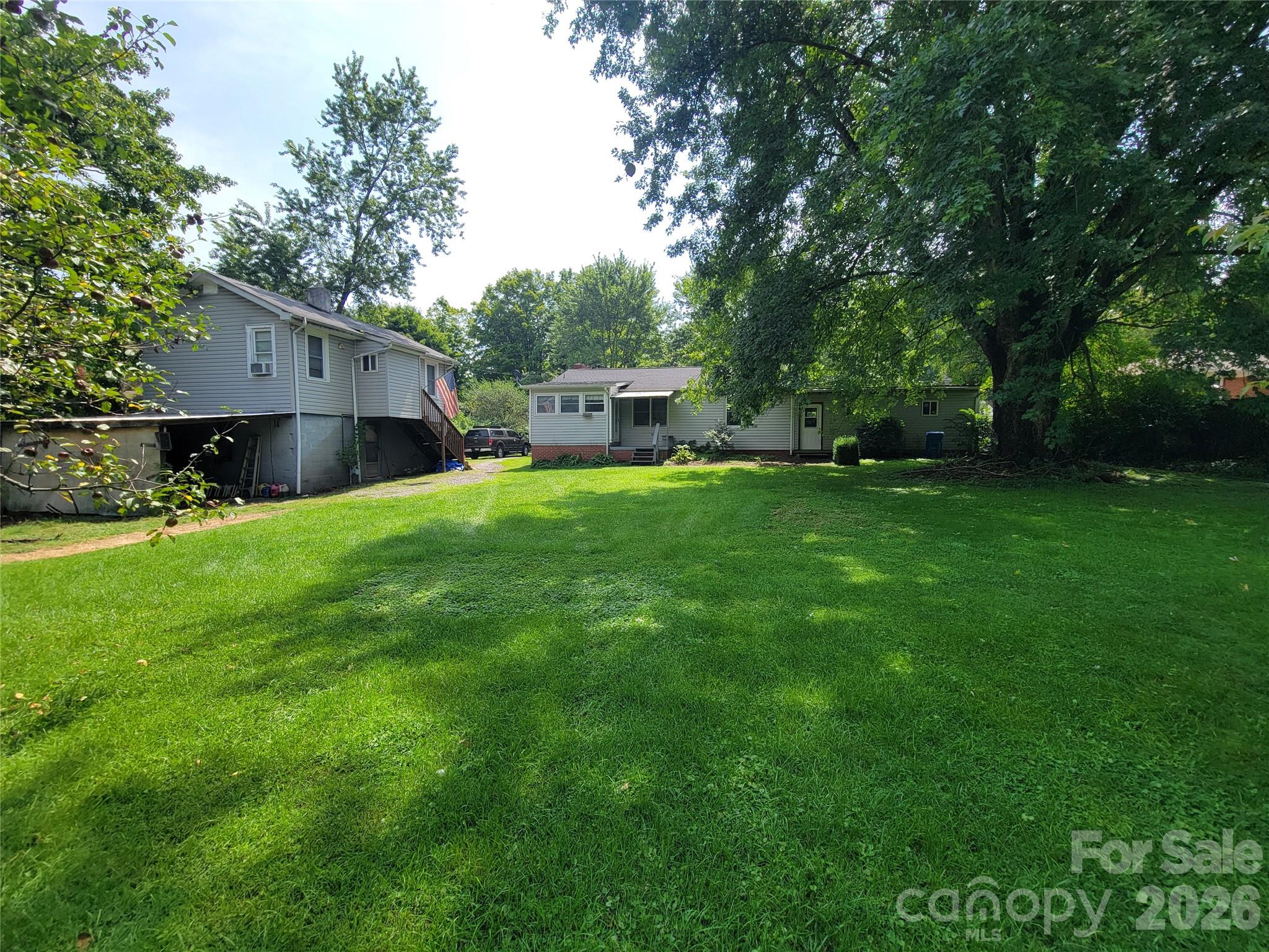 678 Brown Avenue Property Photo 9