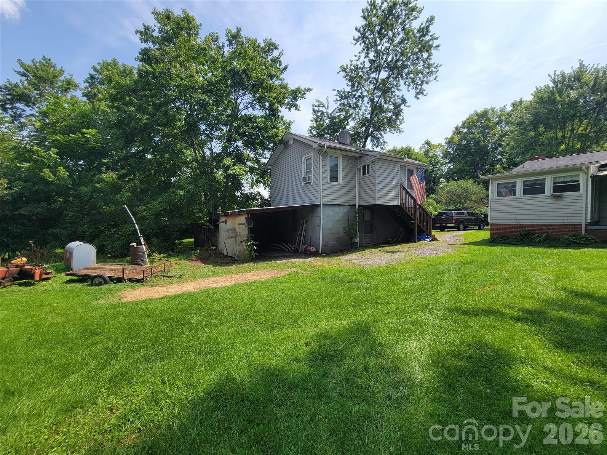 678 Brown Avenue Property Photo 10