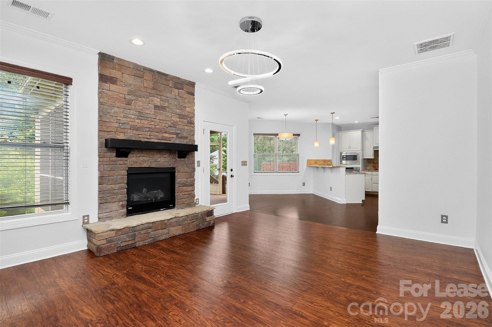 549 Daventry Court Property Photo 9