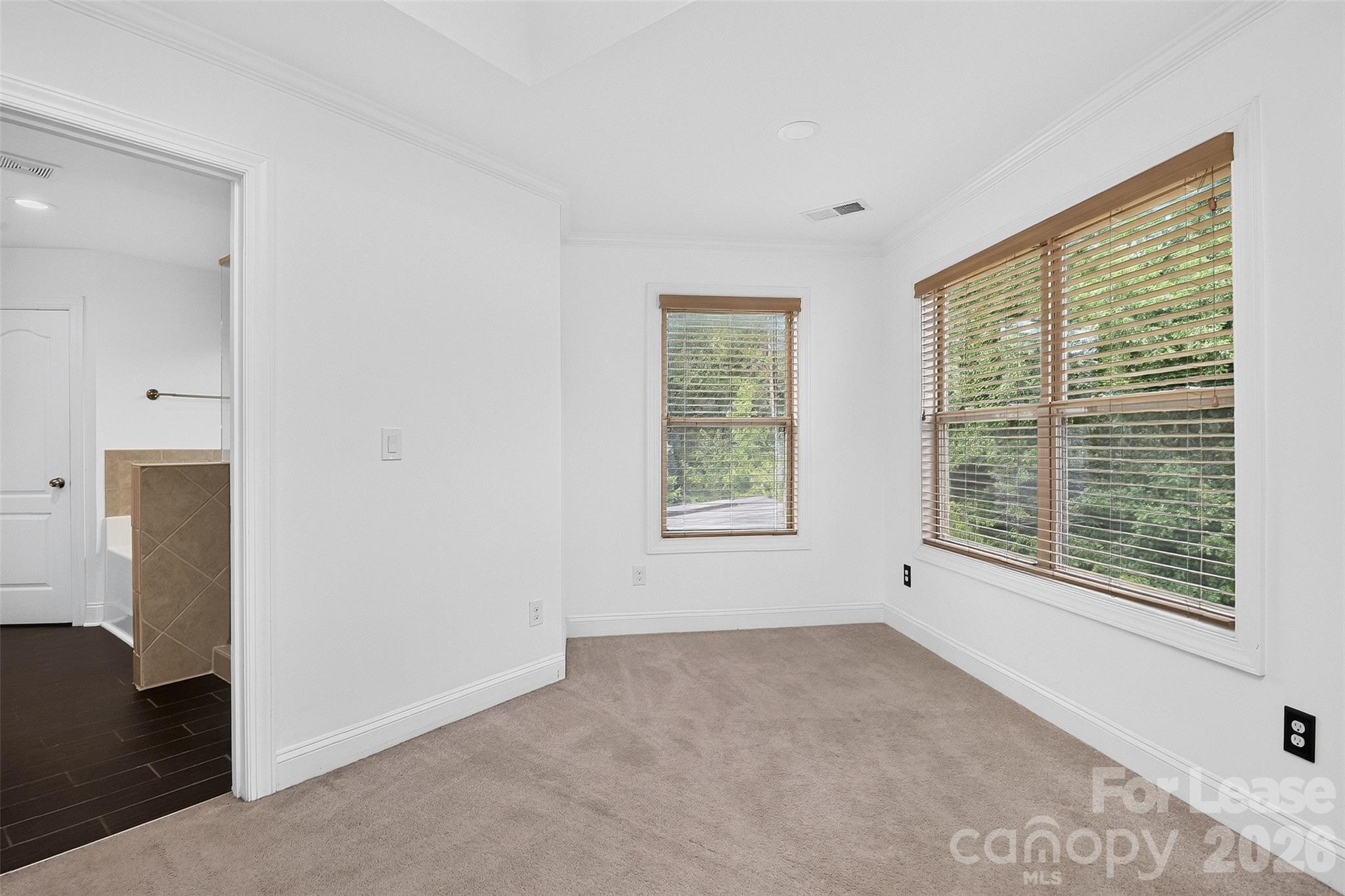 549 Daventry Court Property Photo 14