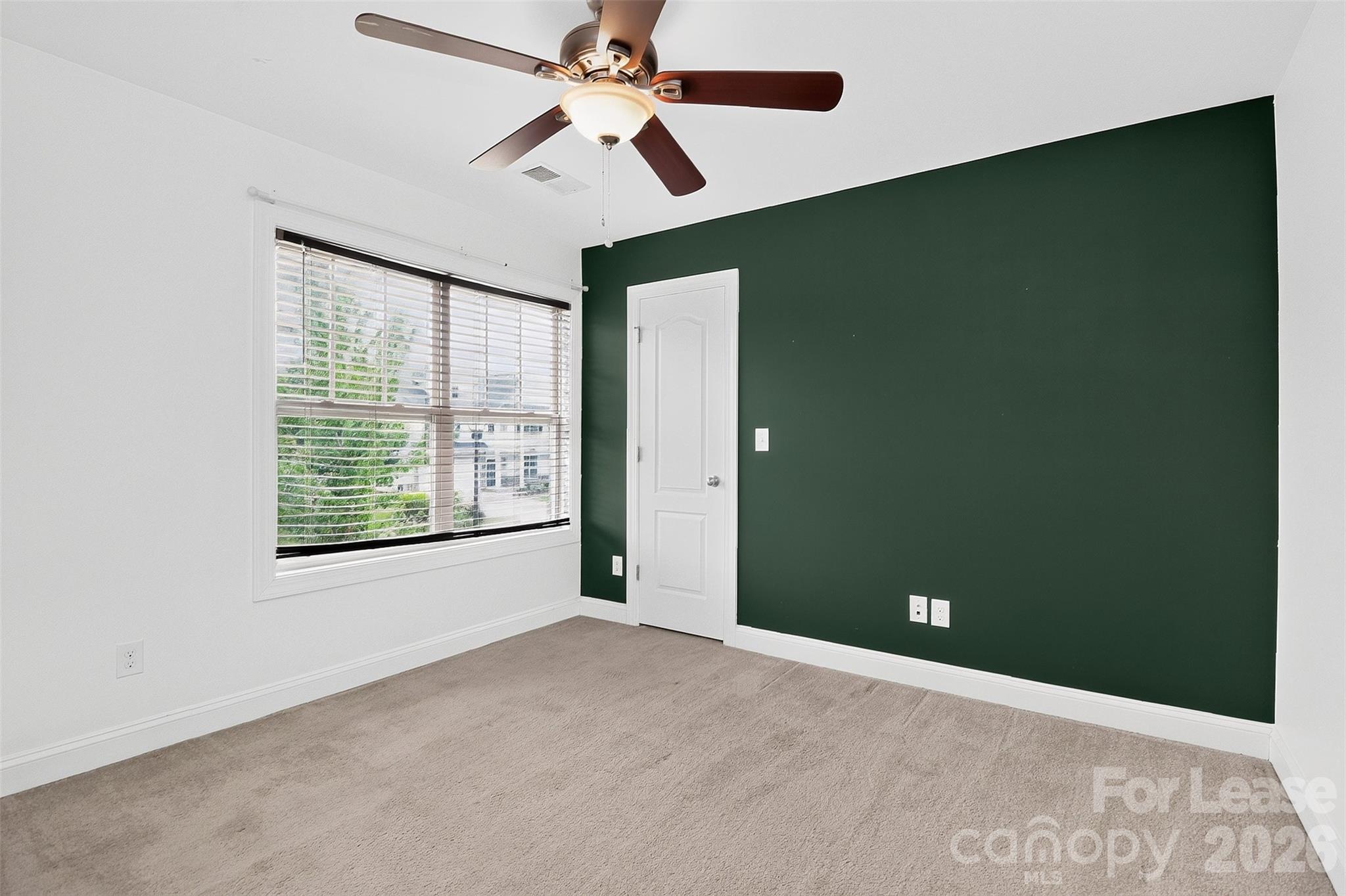 549 Daventry Court Property Photo 16