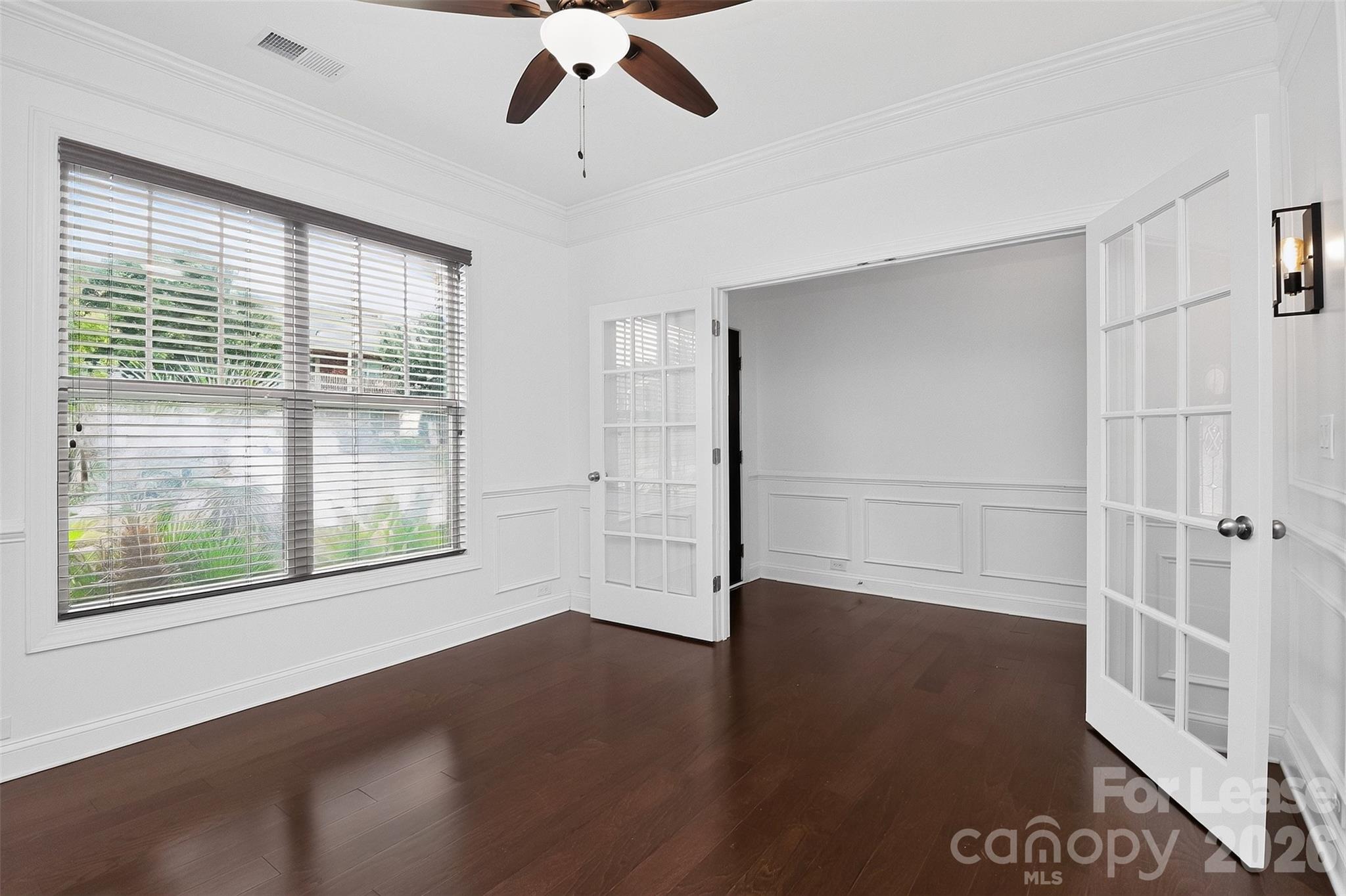 549 Daventry Court Property Photo 18