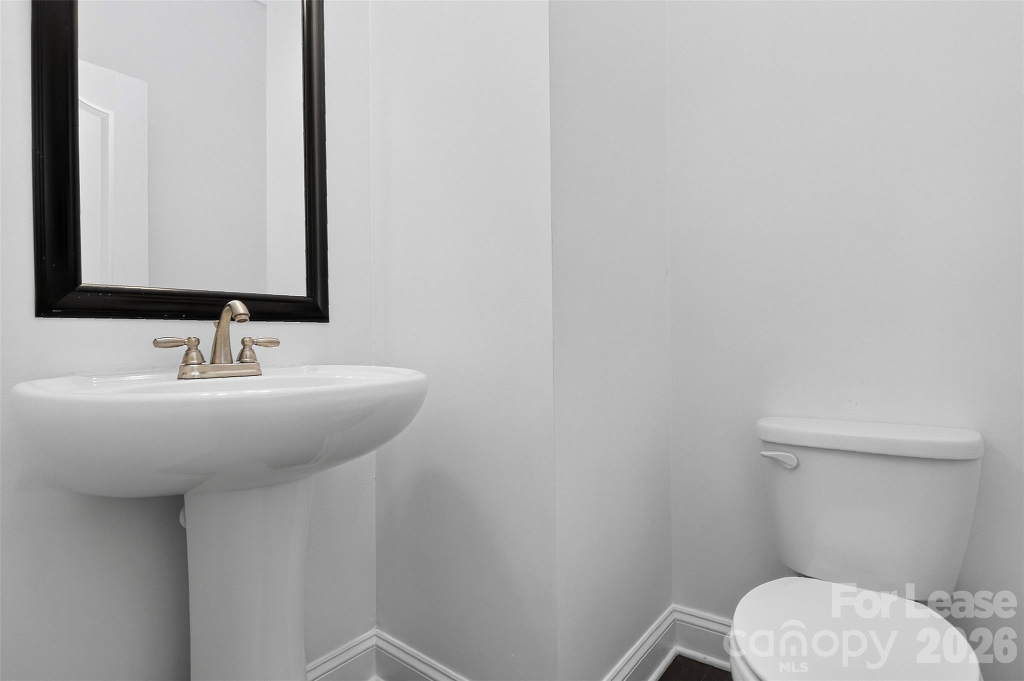 549 Daventry Court Property Photo 25