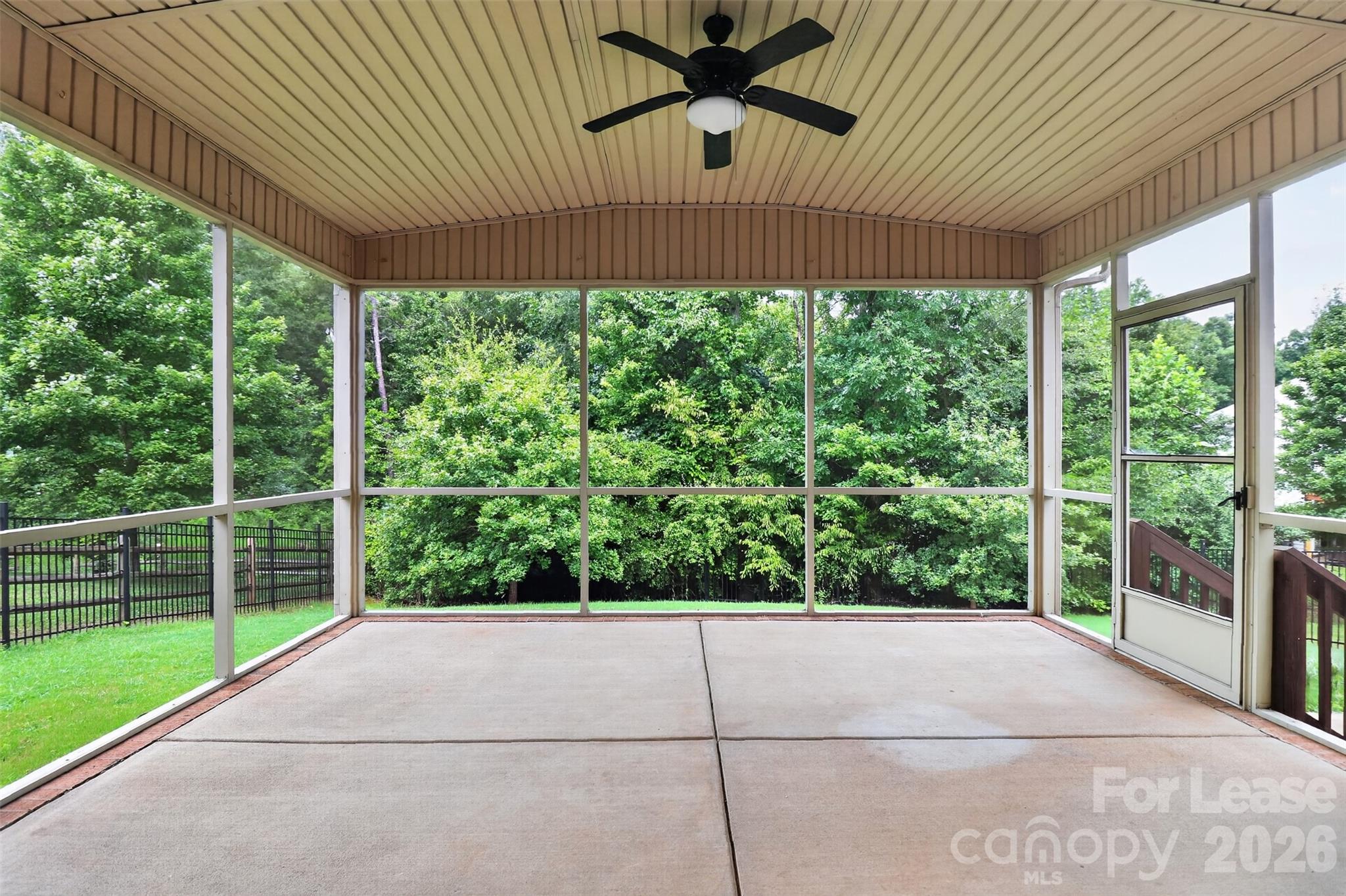 549 Daventry Court Property Photo 29