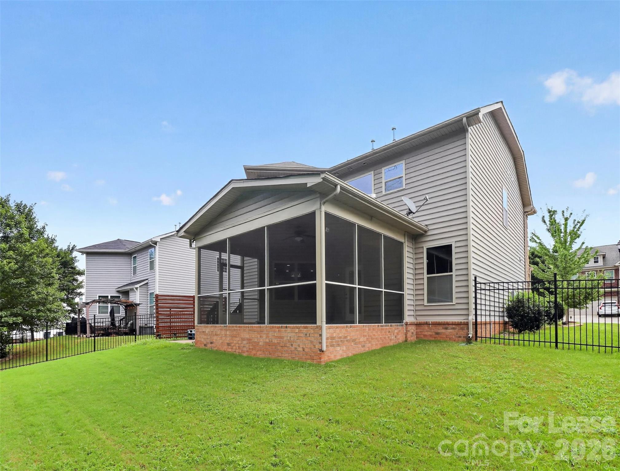 549 Daventry Court Property Photo 34