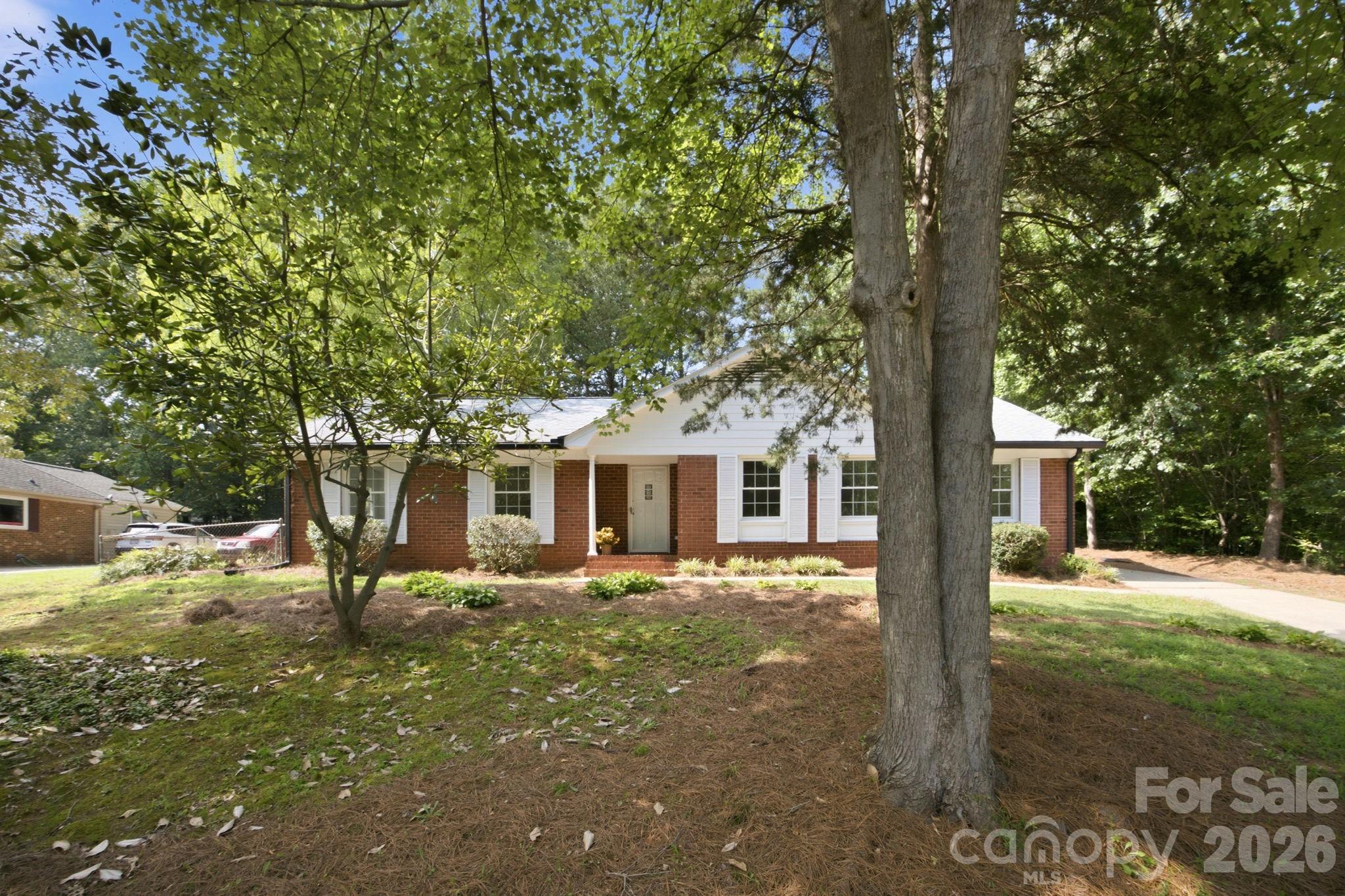 1045 S Magnolia Street Property Photo 3