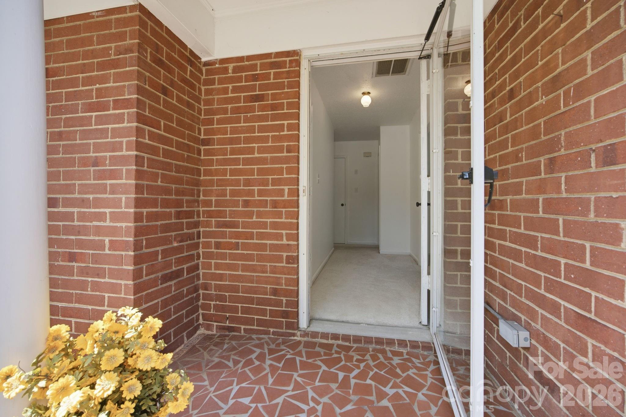 1045 S Magnolia Street Property Photo 7