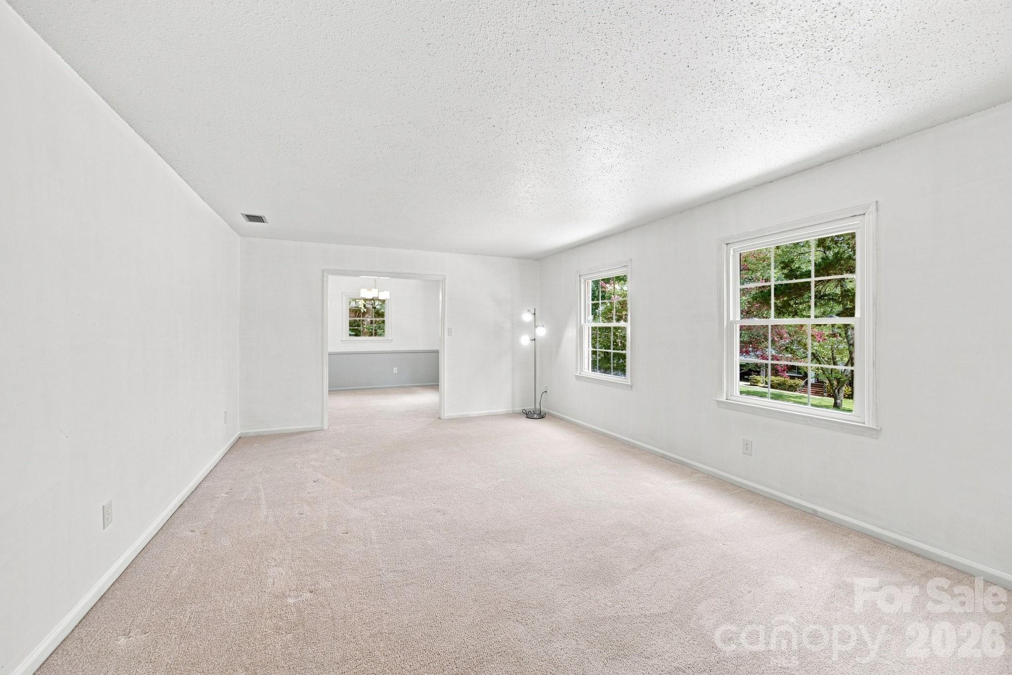 1045 S Magnolia Street Property Photo 10