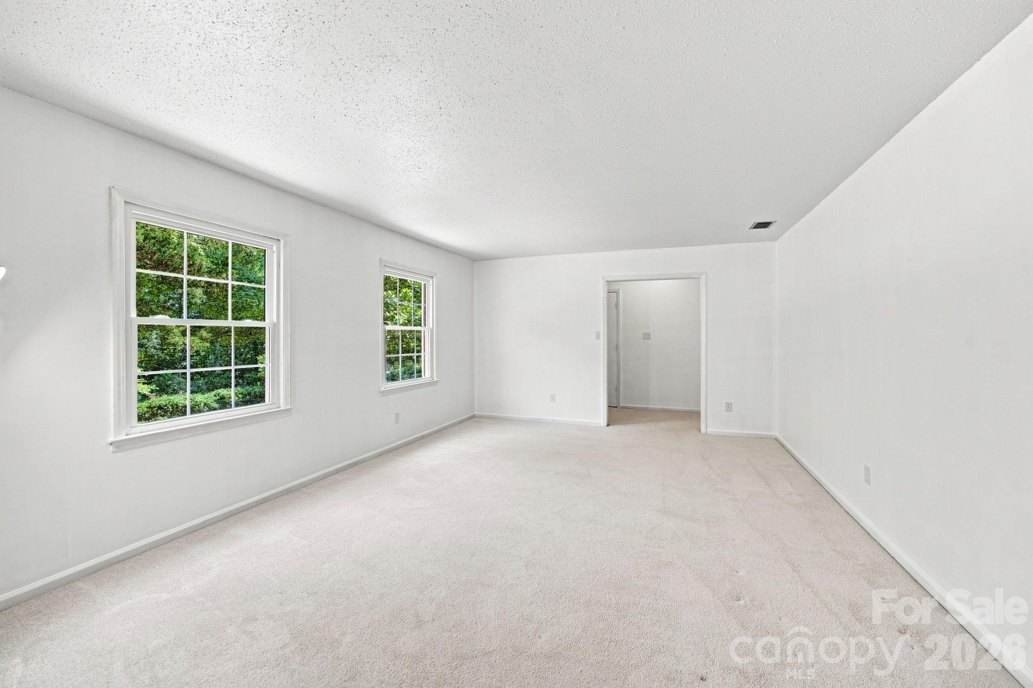 1045 S Magnolia Street Property Photo 11