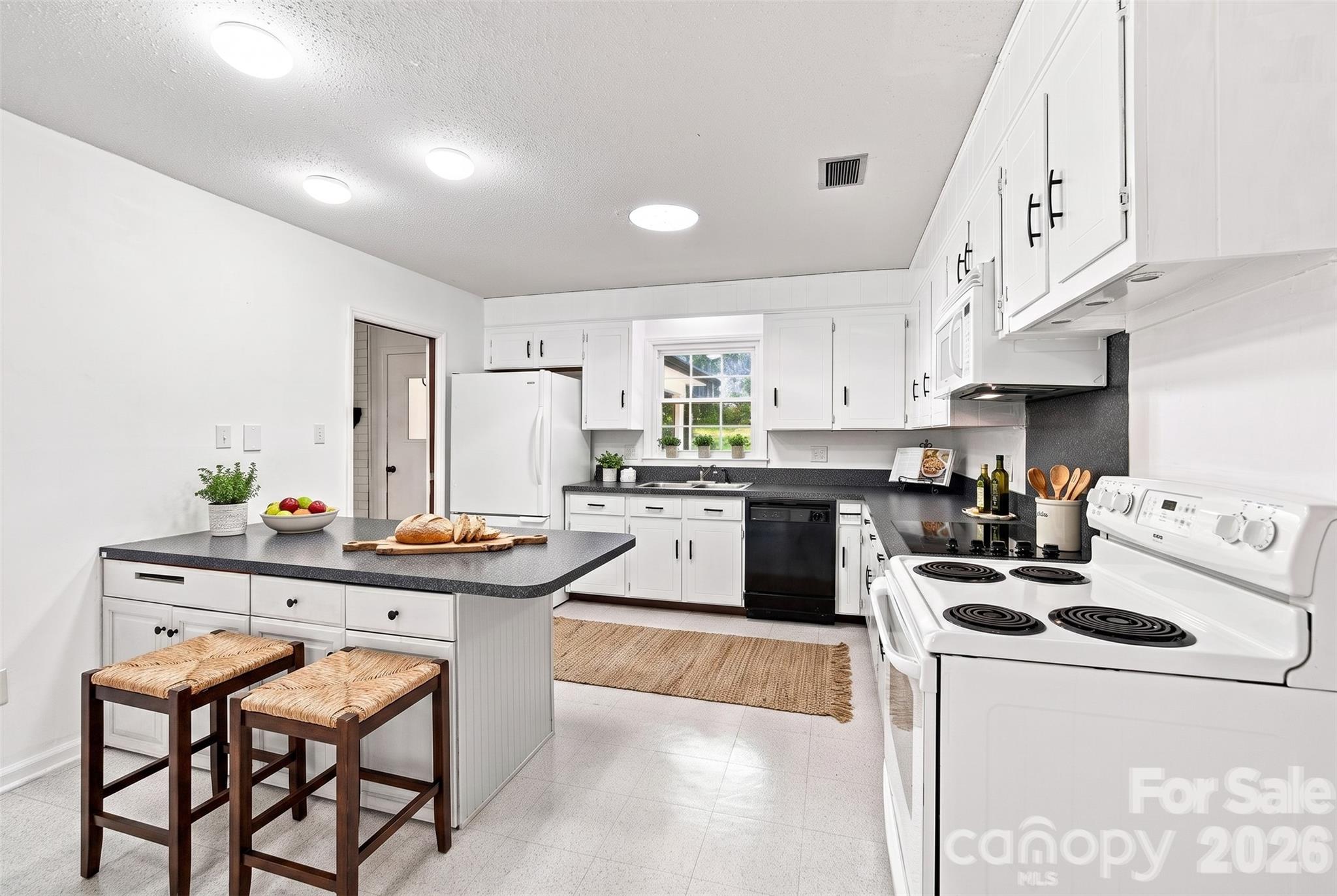 1045 S Magnolia Street Property Photo 14