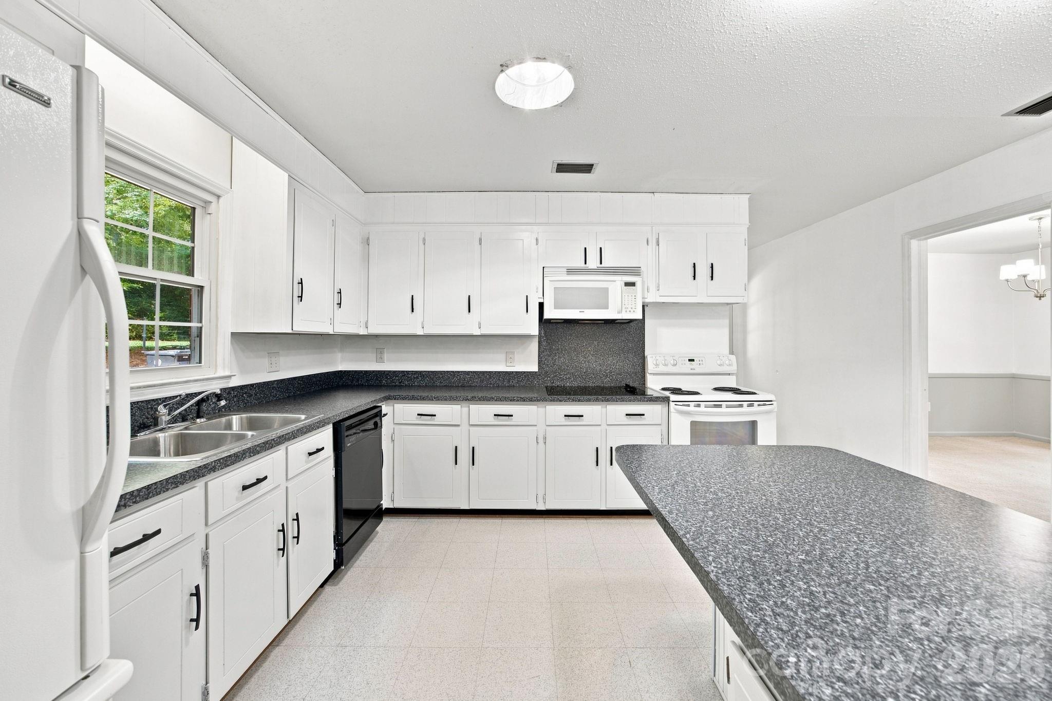 1045 S Magnolia Street Property Photo 18