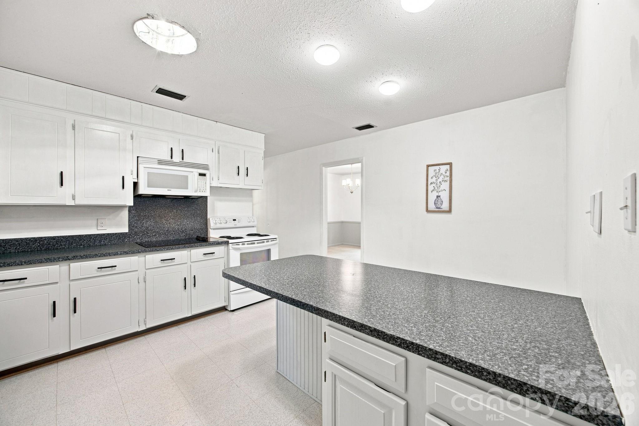 1045 S Magnolia Street Property Photo 19