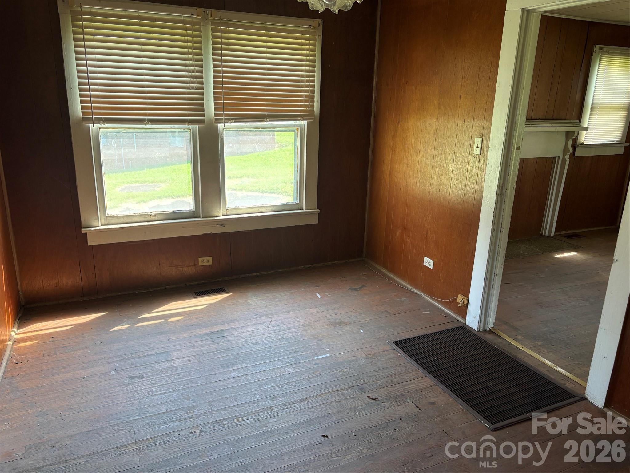 1306 Salem Road Property Photo 4