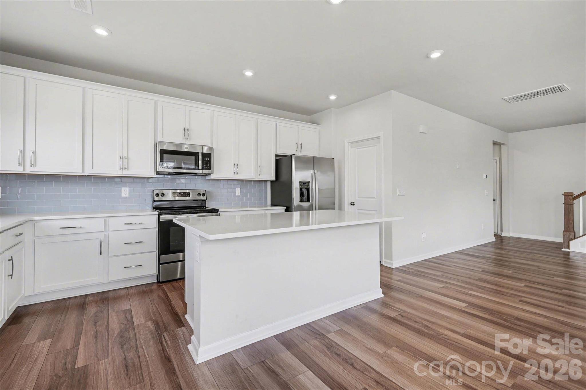 105 Renny Alley Property Photo 6