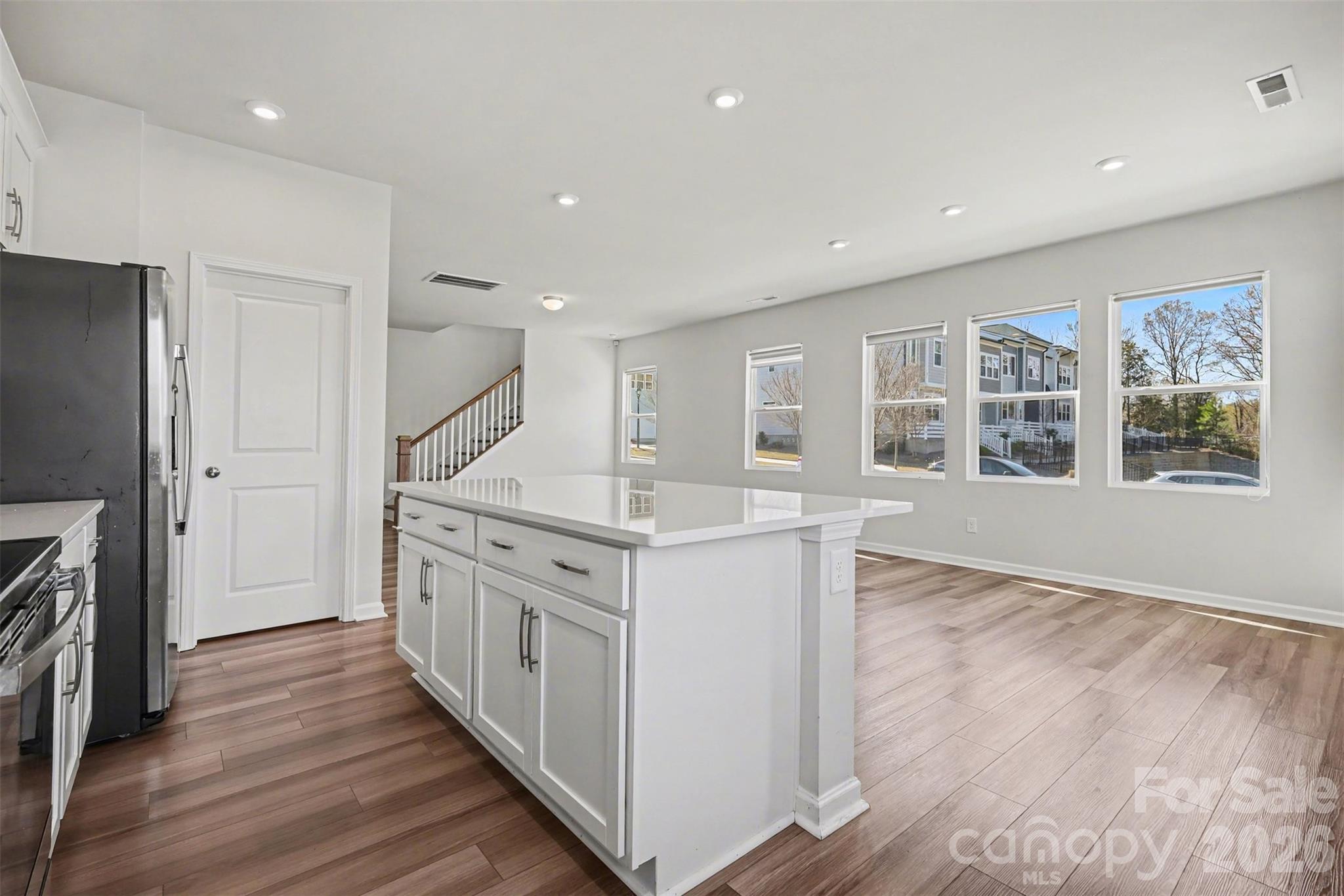 105 Renny Alley Property Photo 8