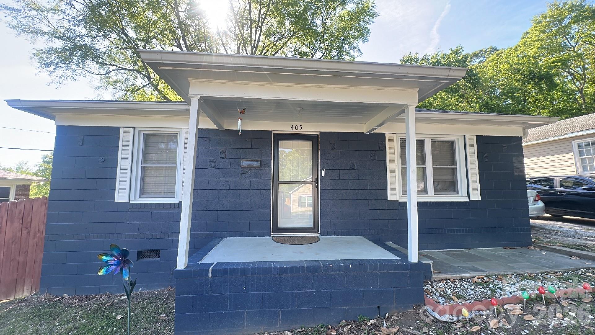405 Killian Avenue Property Photo 1