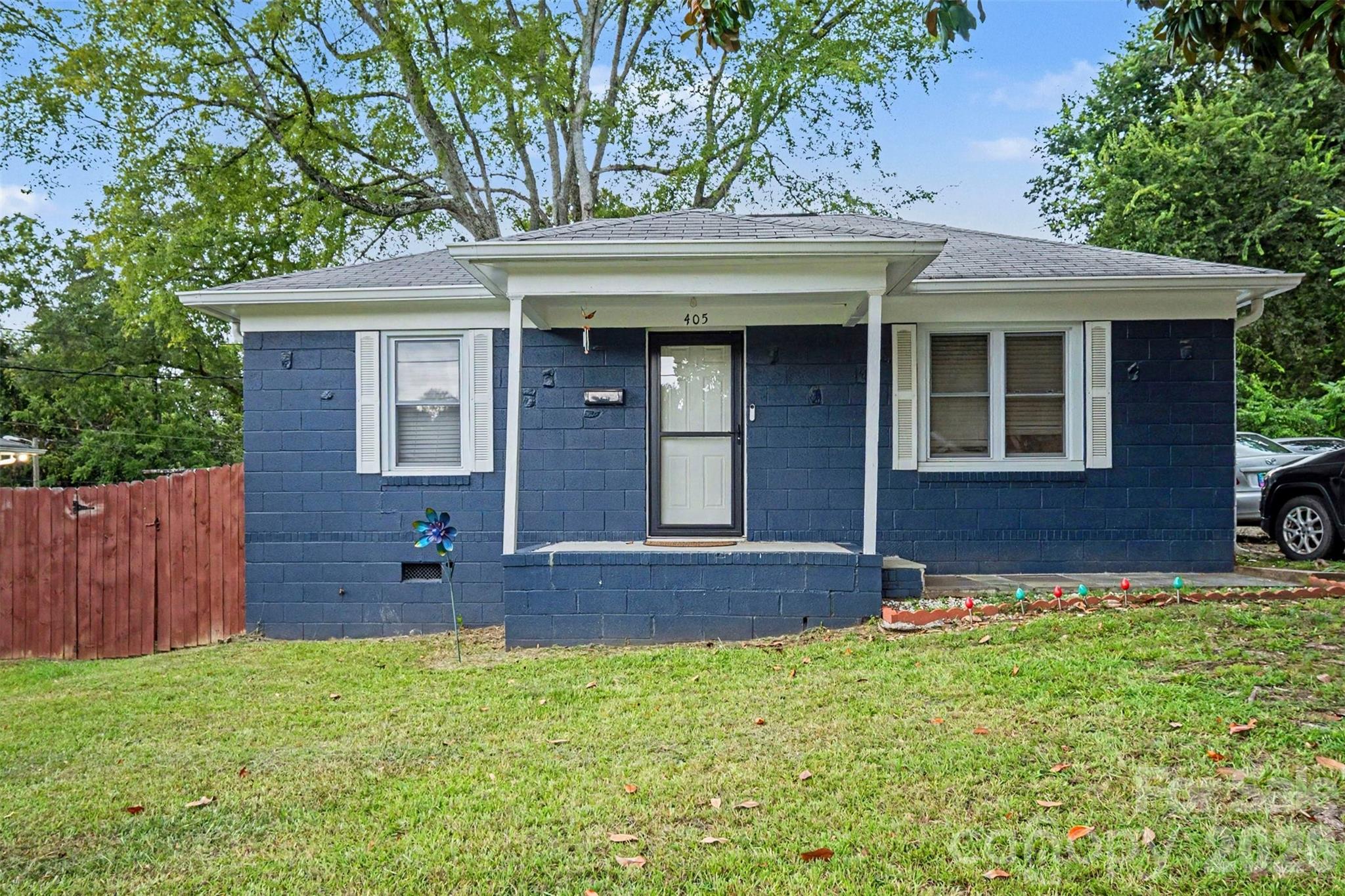 405 Killian Avenue Property Photo 1