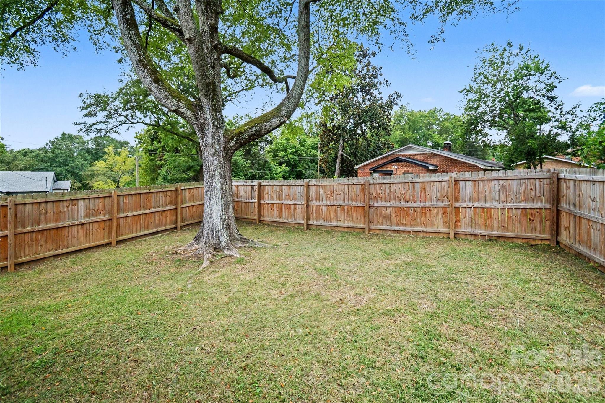 405 Killian Avenue Property Photo 2