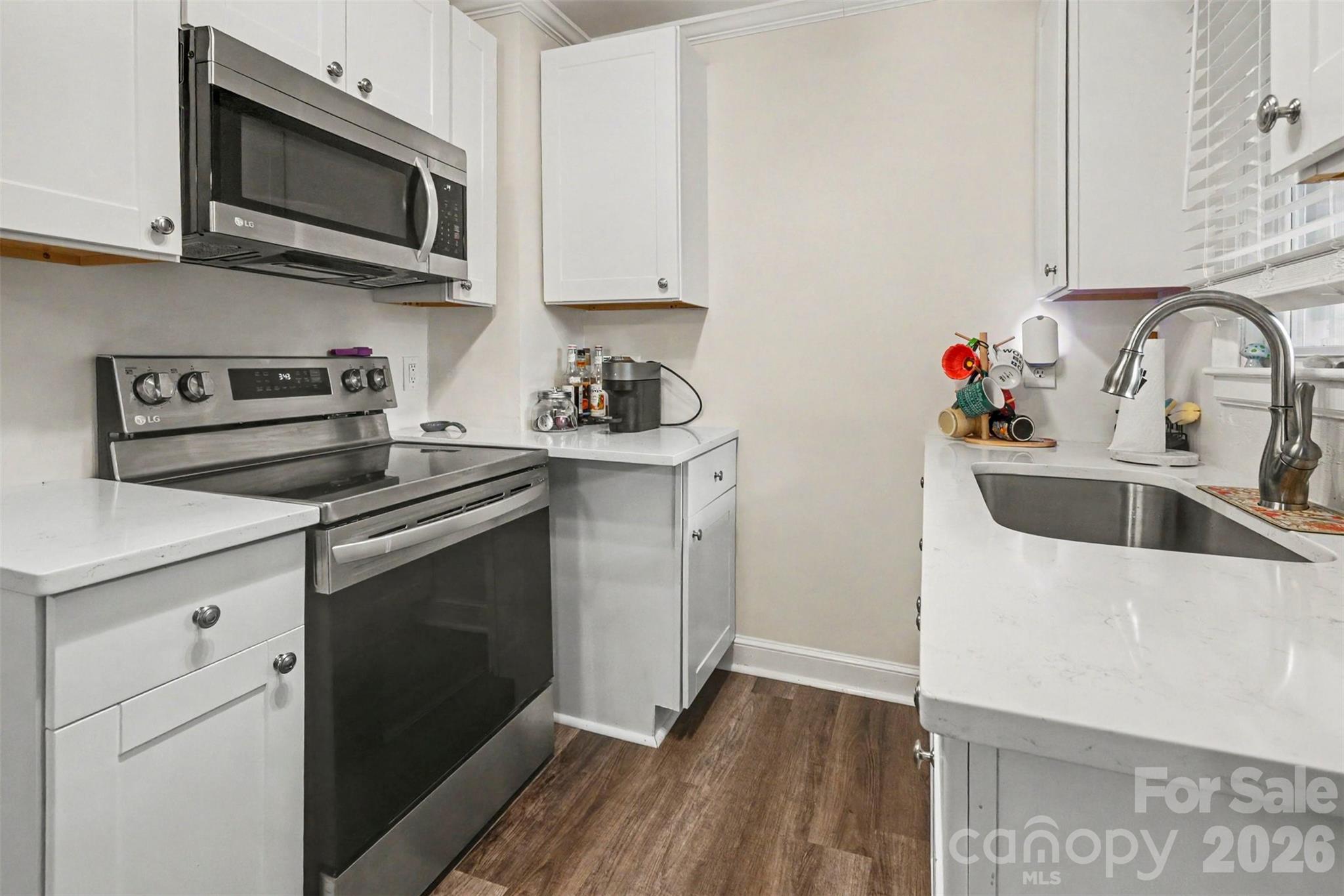 405 Killian Avenue Property Photo 11