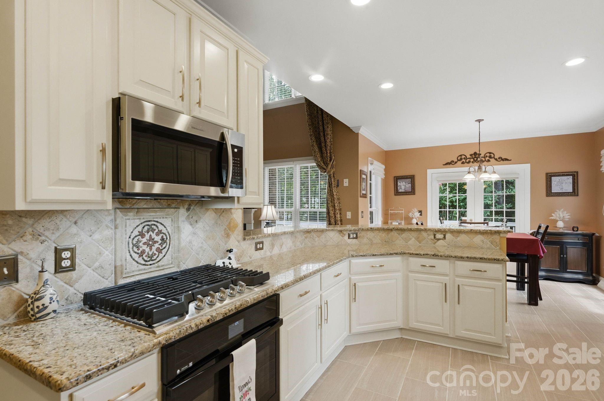 8027 Silver Jade Lane Property Photo 16