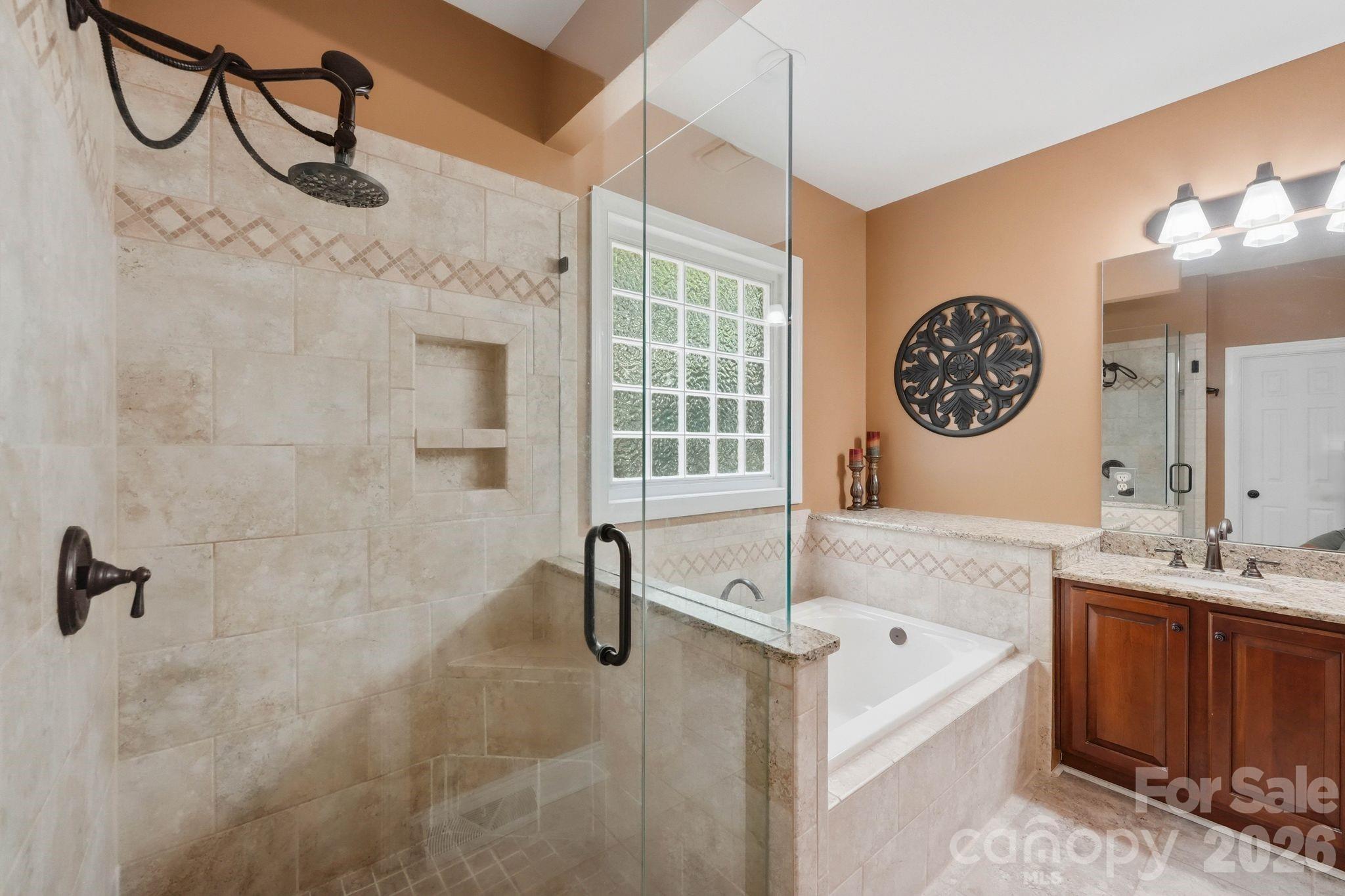 8027 Silver Jade Lane Property Photo 23