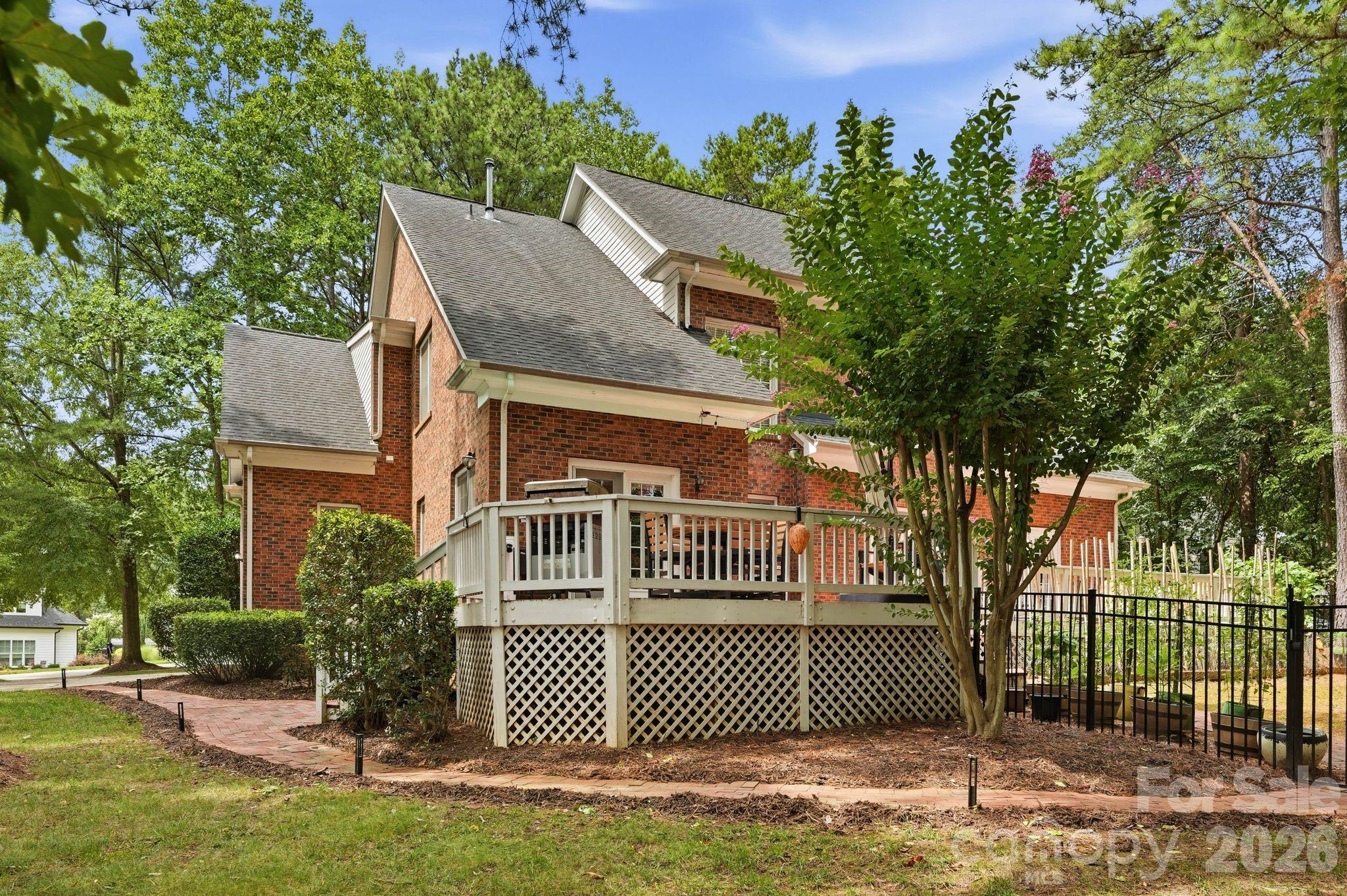 8027 Silver Jade Lane Property Photo 35