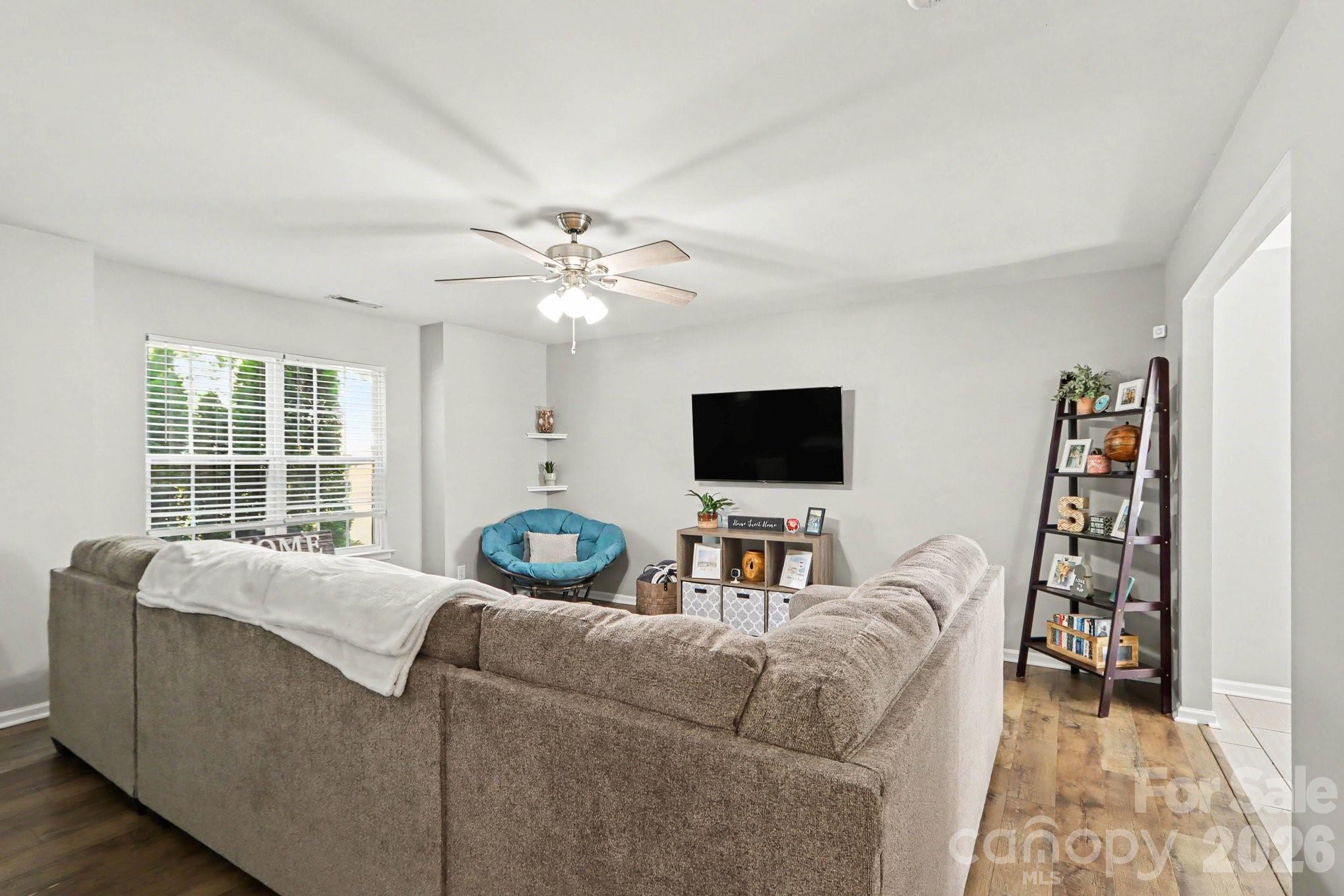 4732 Grasset Avenue Property Photo 5