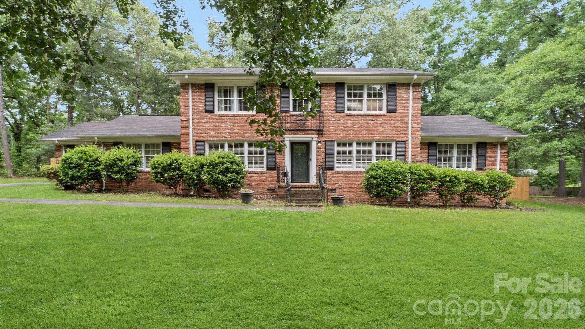 2106 Arden Drive Property Photo 1