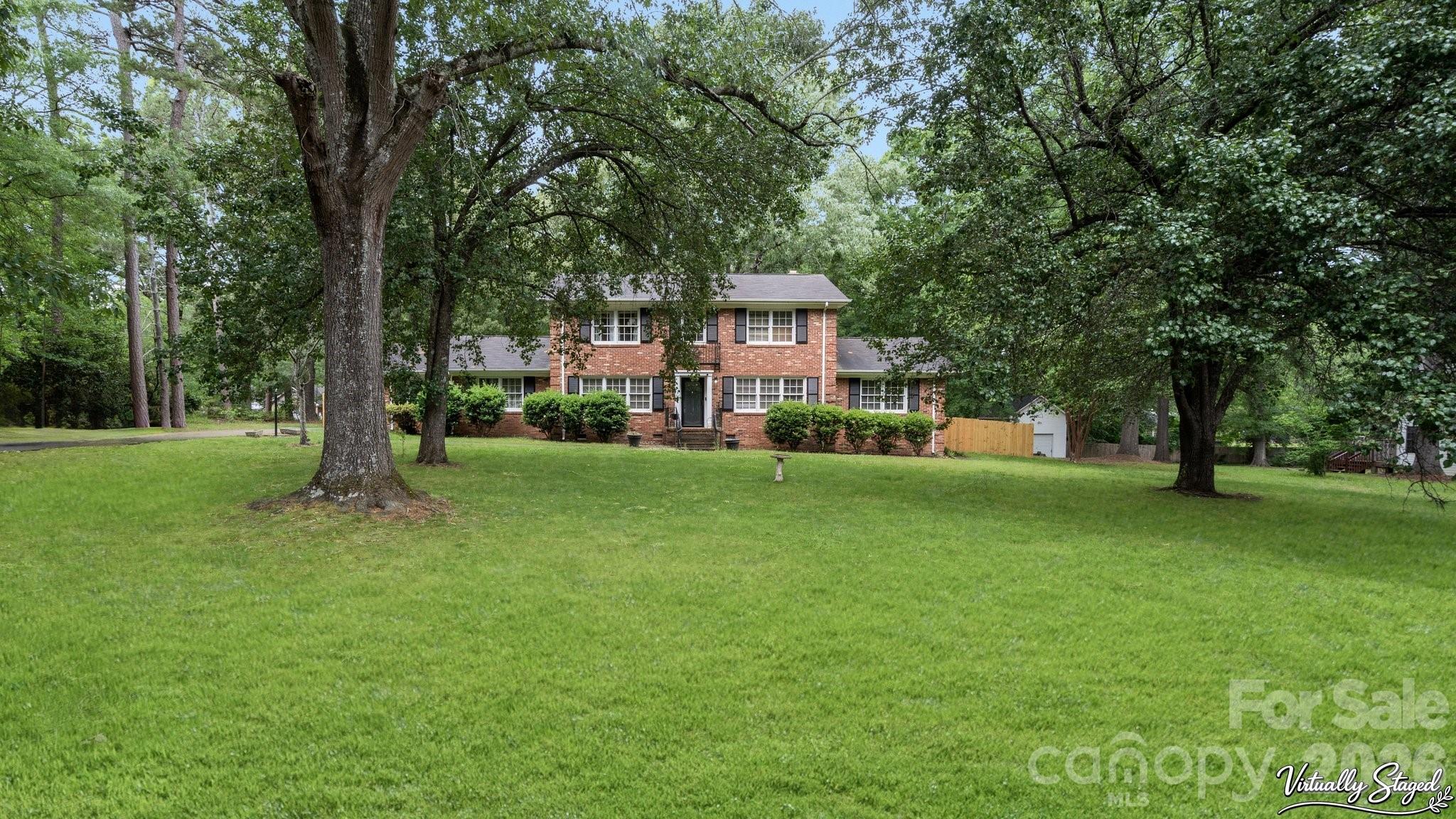 2106 Arden Drive Property Photo 3