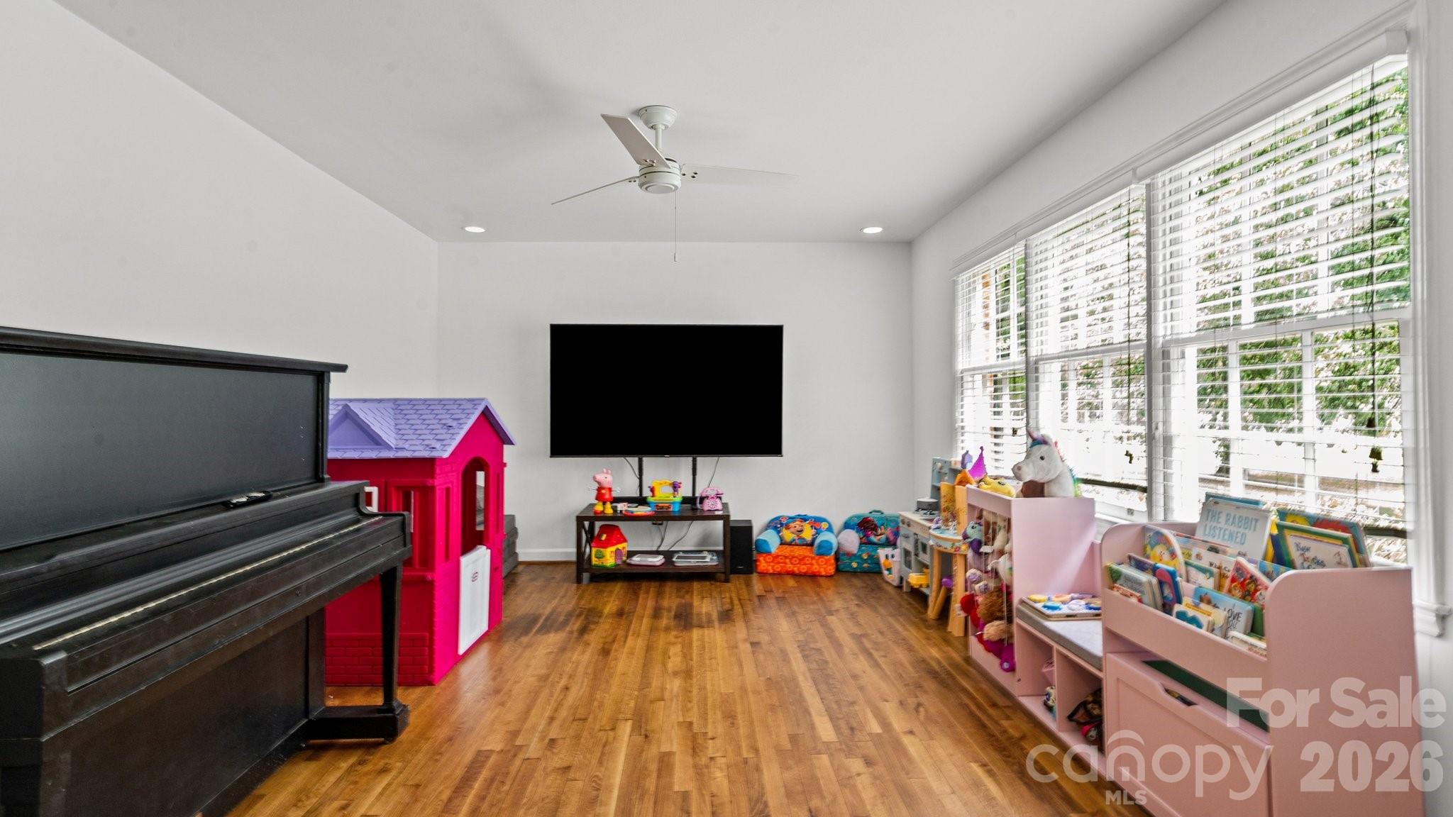 2106 Arden Drive Property Photo 12