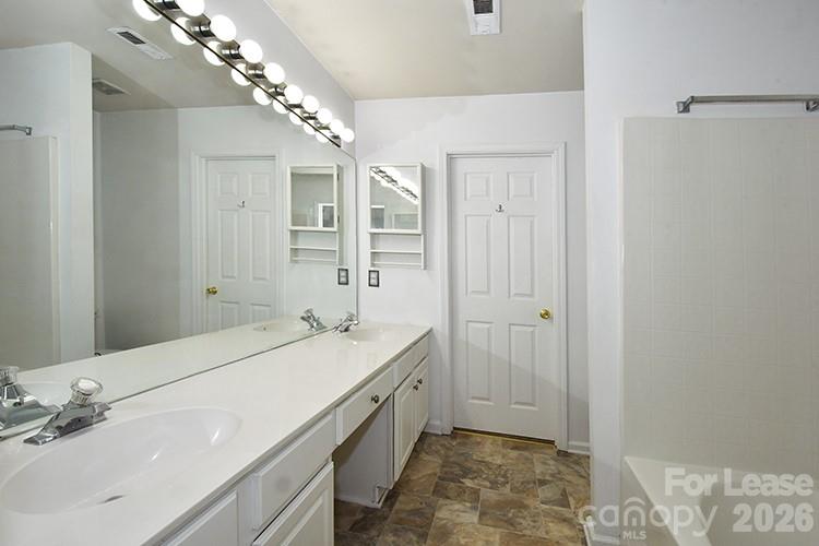 8715 Challenger Drive Property Photo 20
