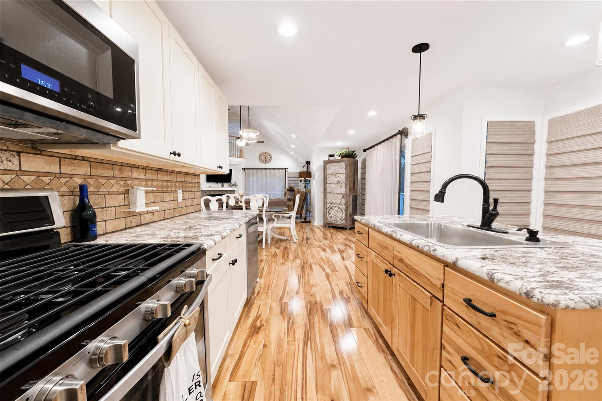 6047 Chaucer Lane Property Photo 13