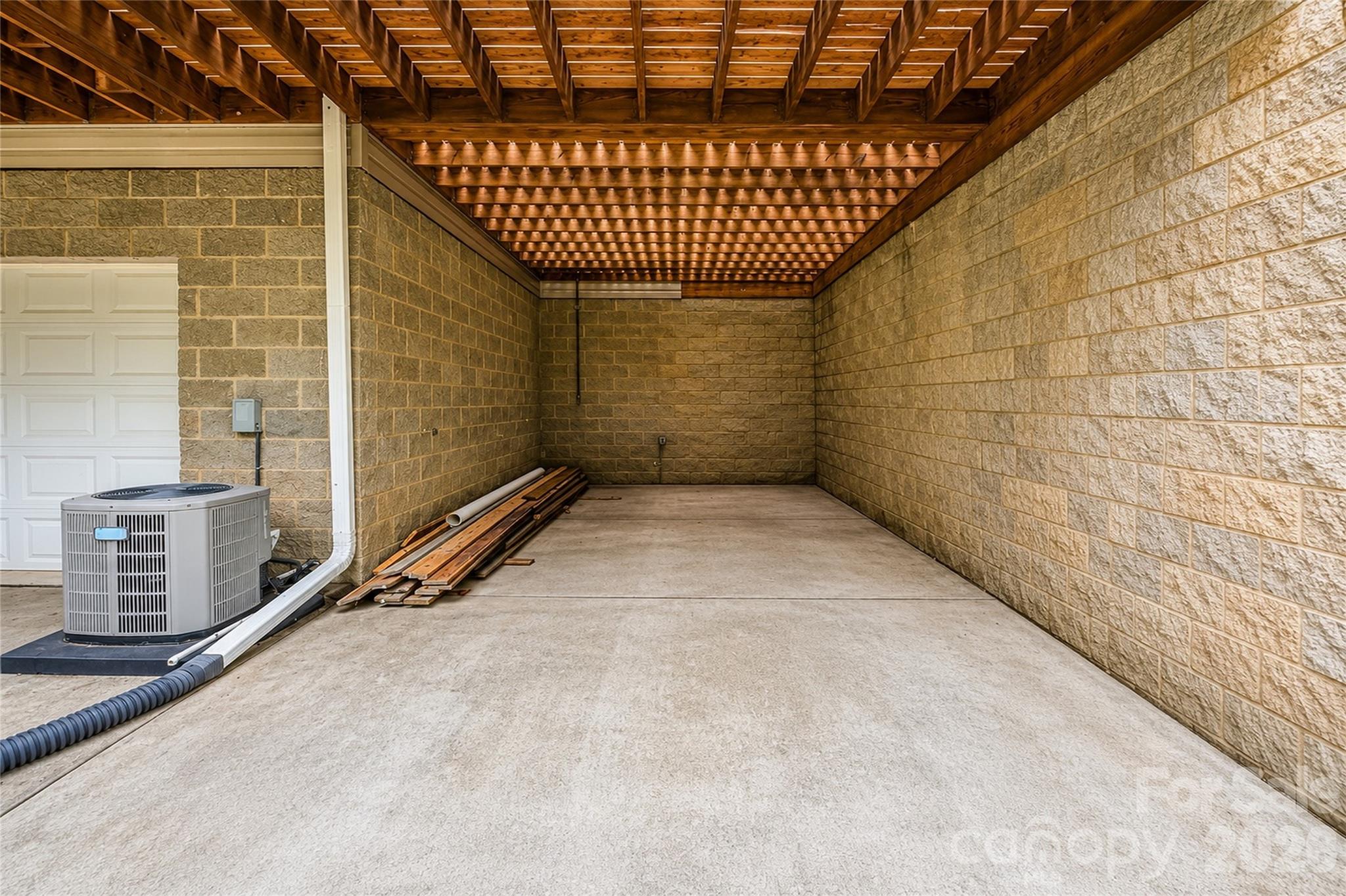 6047 Chaucer Lane Property Photo 41
