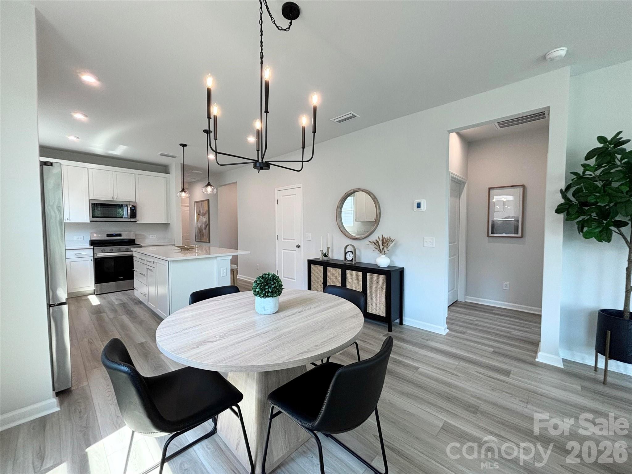 522 Aurora Way Property Photo 8