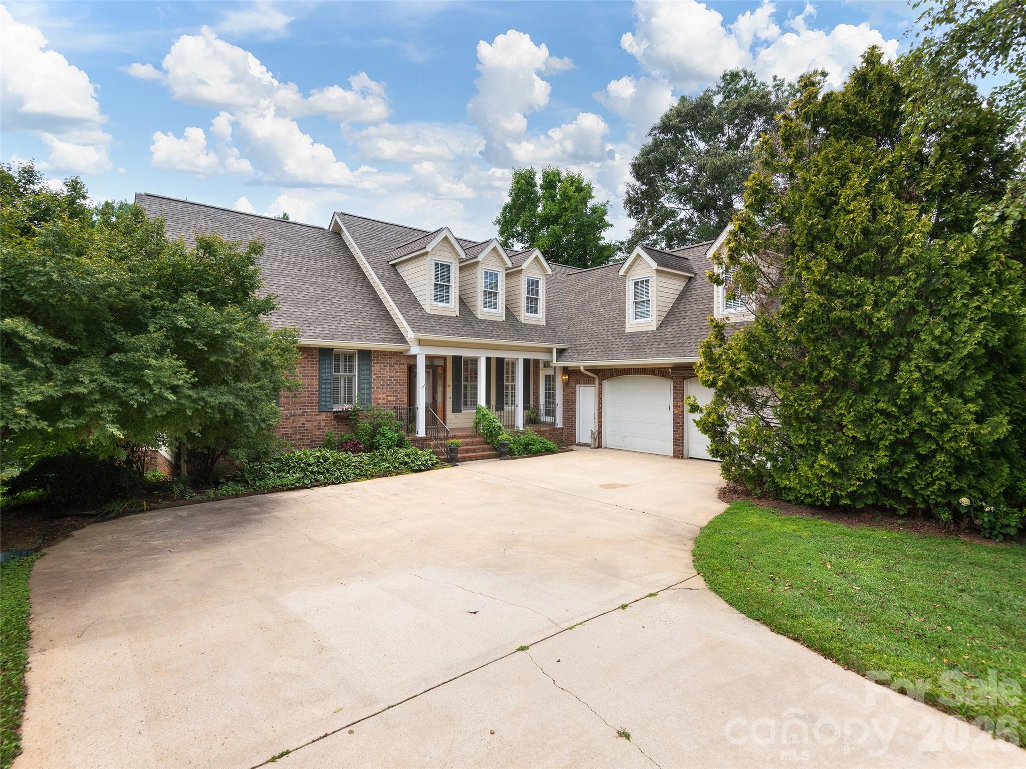 1126 Burnside Drive Property Photo 1