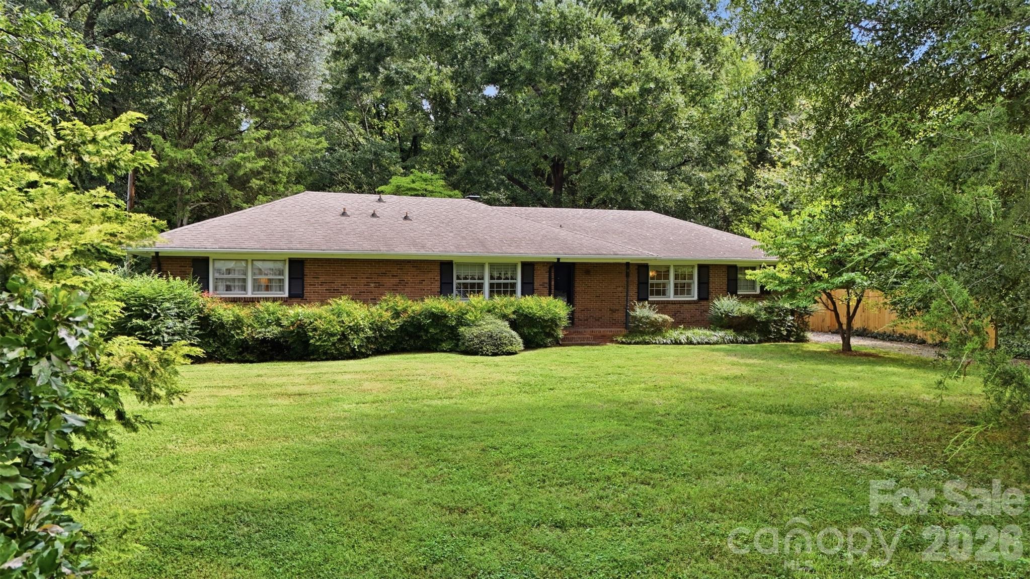 4913 S New Hope Road Property Photo 1