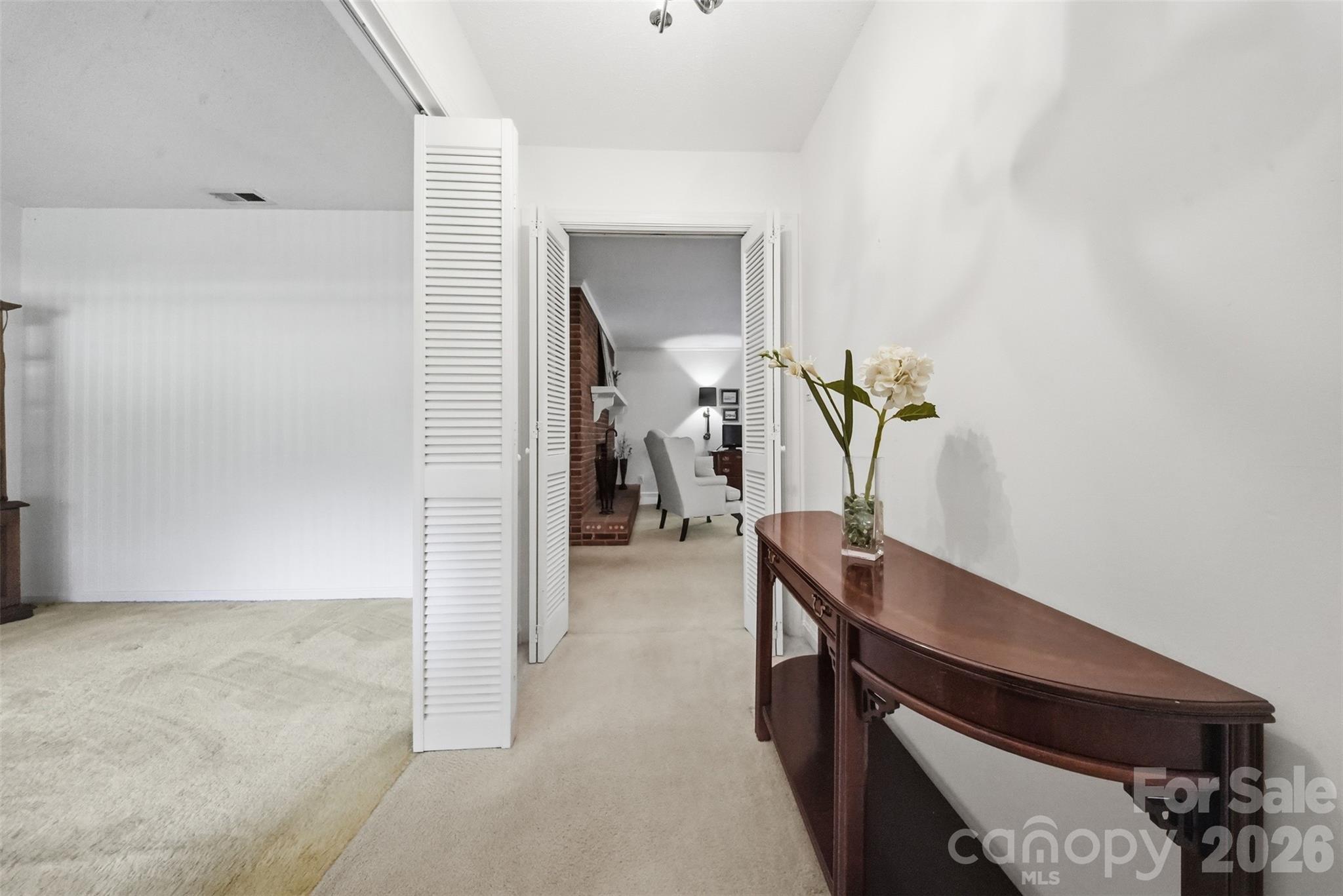 4913 S New Hope Road Property Photo 14