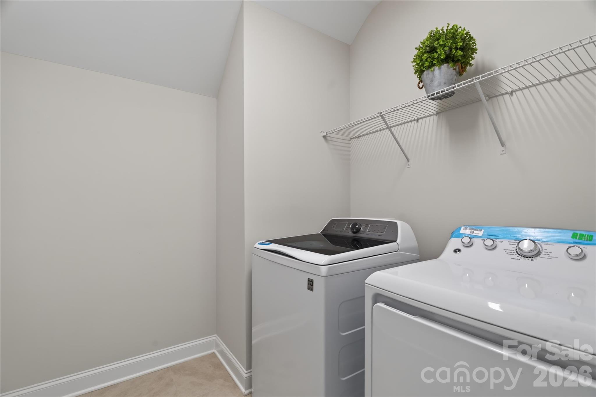 2318 Excalibur Drive Property Photo 35