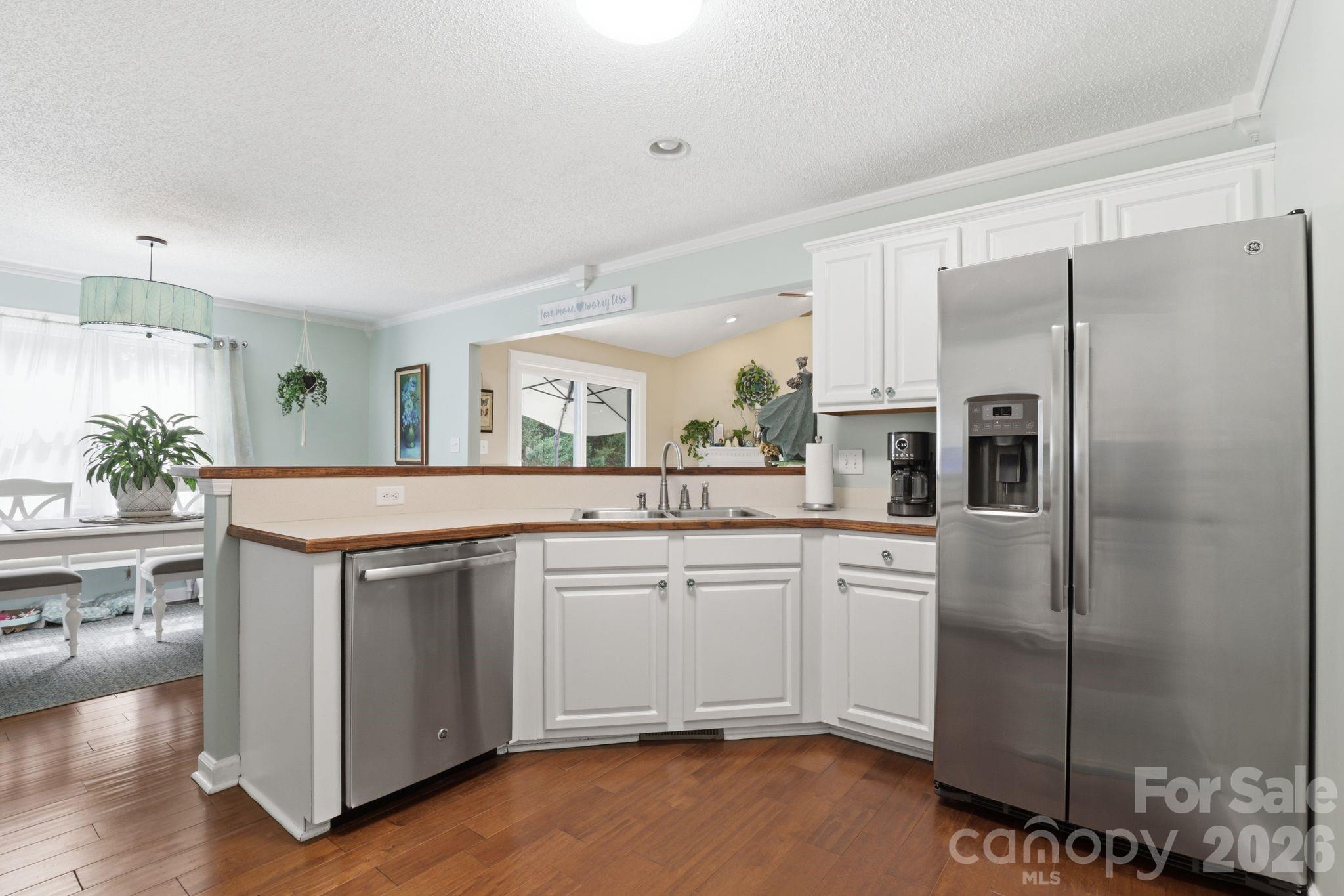 2918 24th Street Drive Property Photo 9
