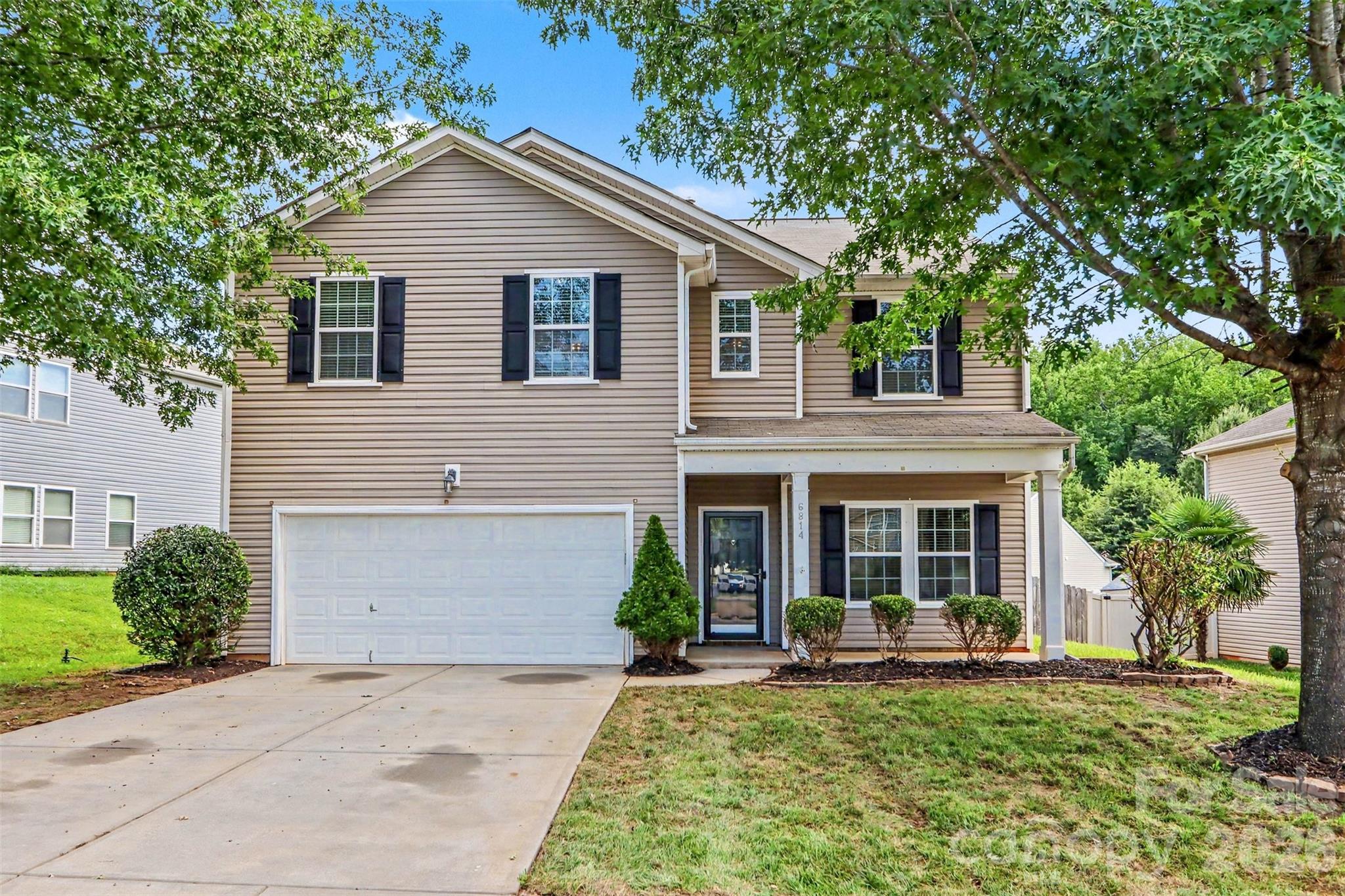 6814 Barefoot Forest Drive Property Photo 1
